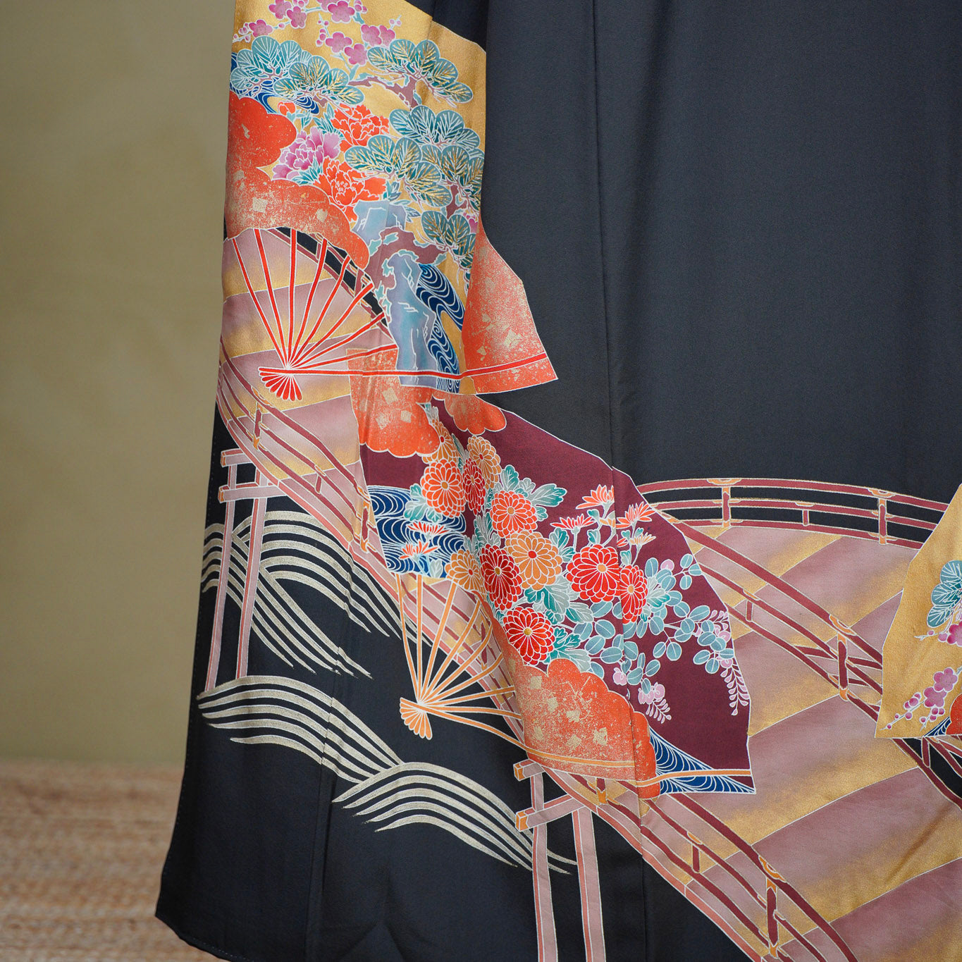 Welcome Fabric: 0818_12 | Scarlet Fold