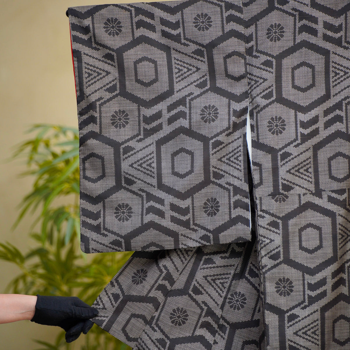 Premium Oshima Fabric: 0820_21 | Patterns and Maze - Dorozome!