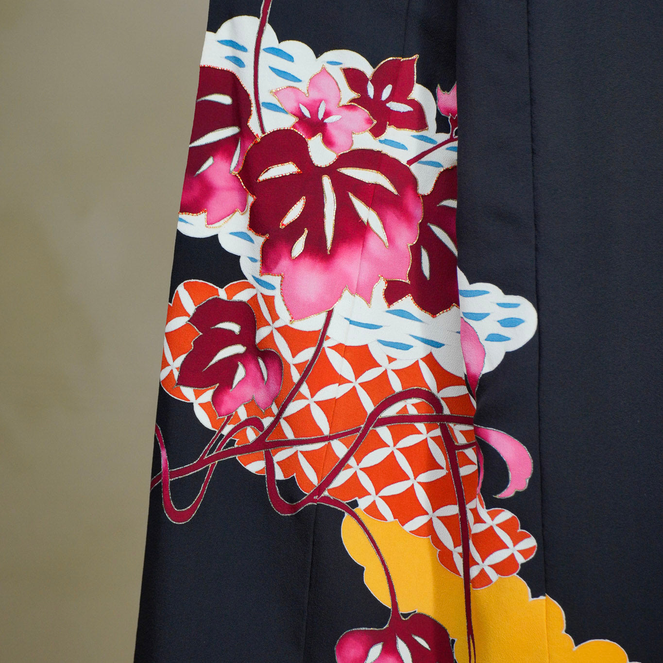 Pre-Birthday Fabric: REG0828-02 | Majestic Florals