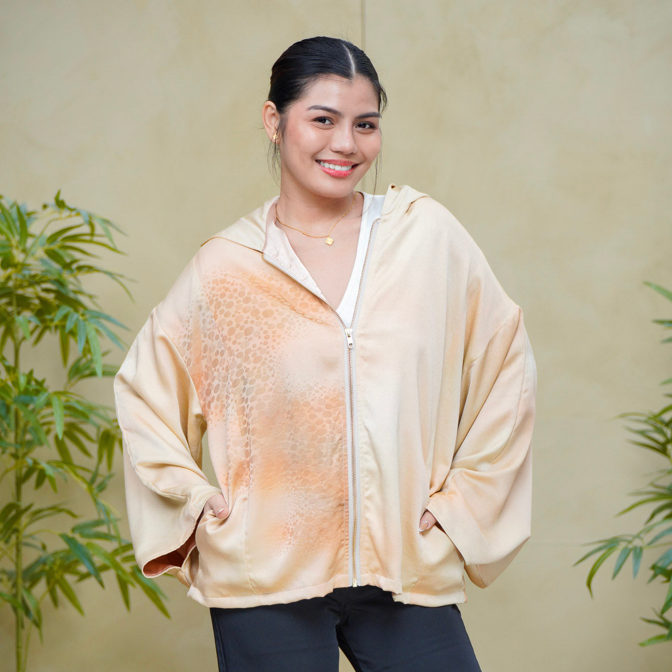 8k Hoodies On-hand: Cream Hoodie With Zipper | HWZ7824Y