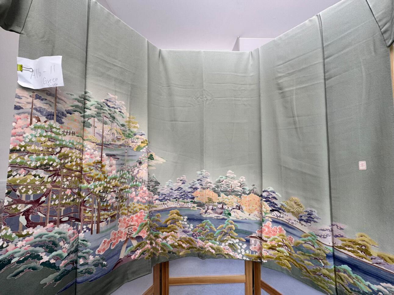Ap17 Hoian Fabric: A16-11 | Green Yuzen (Cullotes)