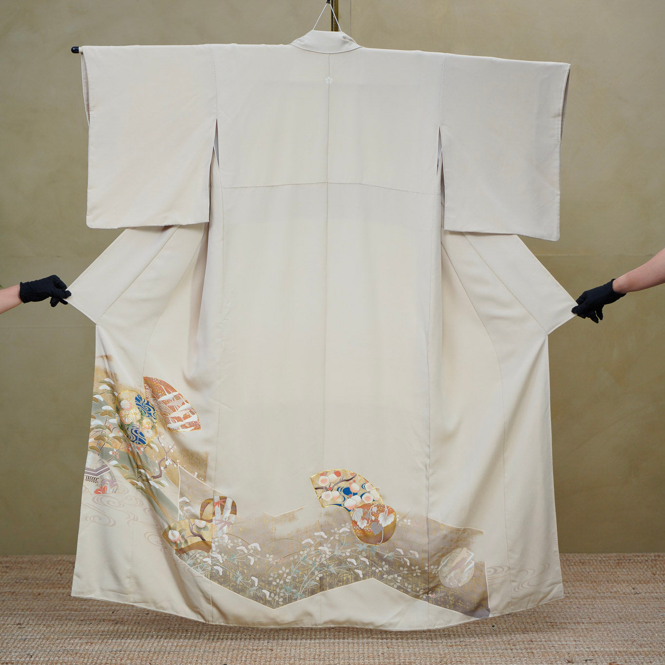 Pre-Birthday Fabric: REG0828-21 | Pearl Porcelain
