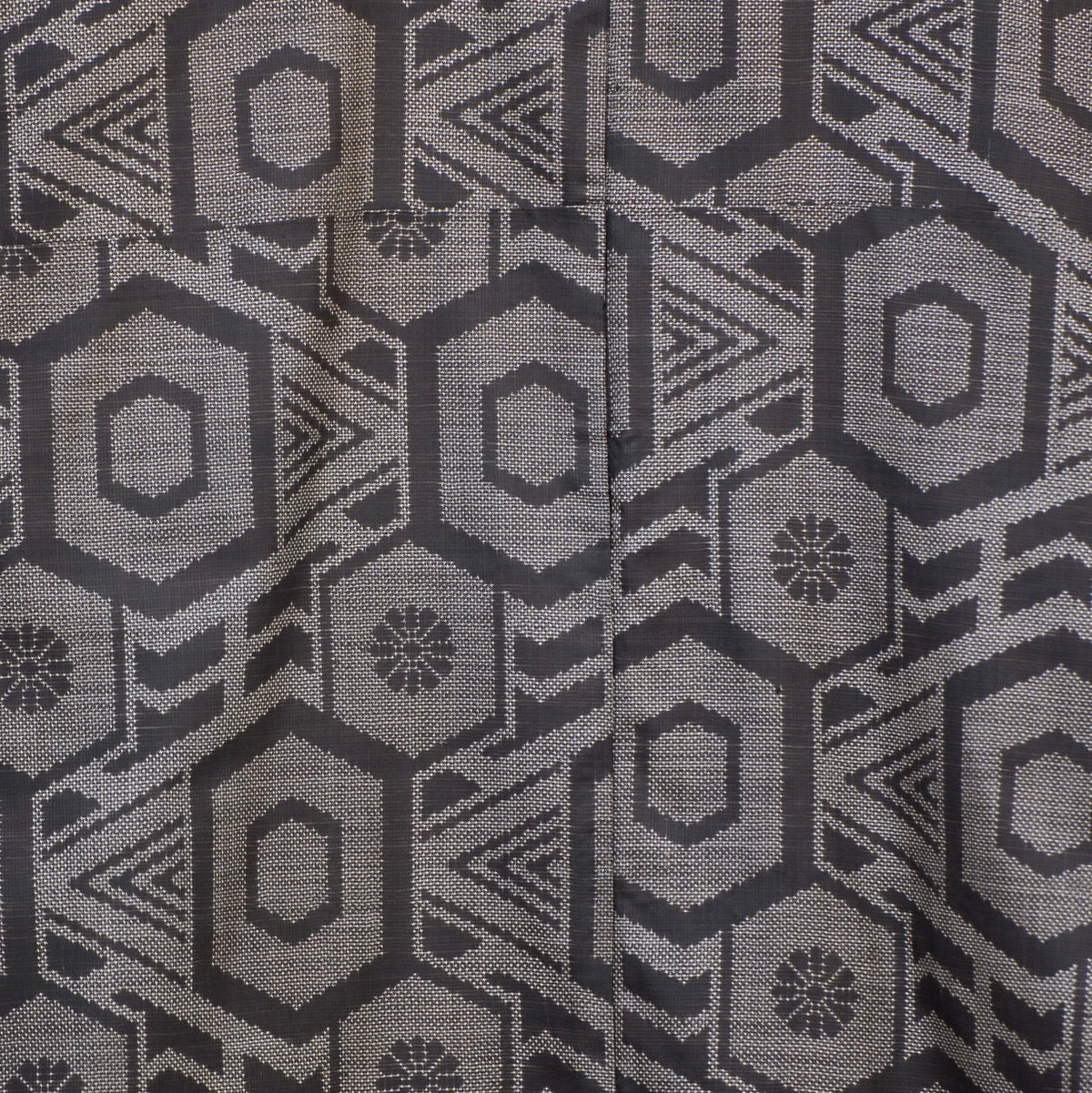 Premium Oshima Fabric: 0820_21 | Patterns and Maze - Dorozome!
