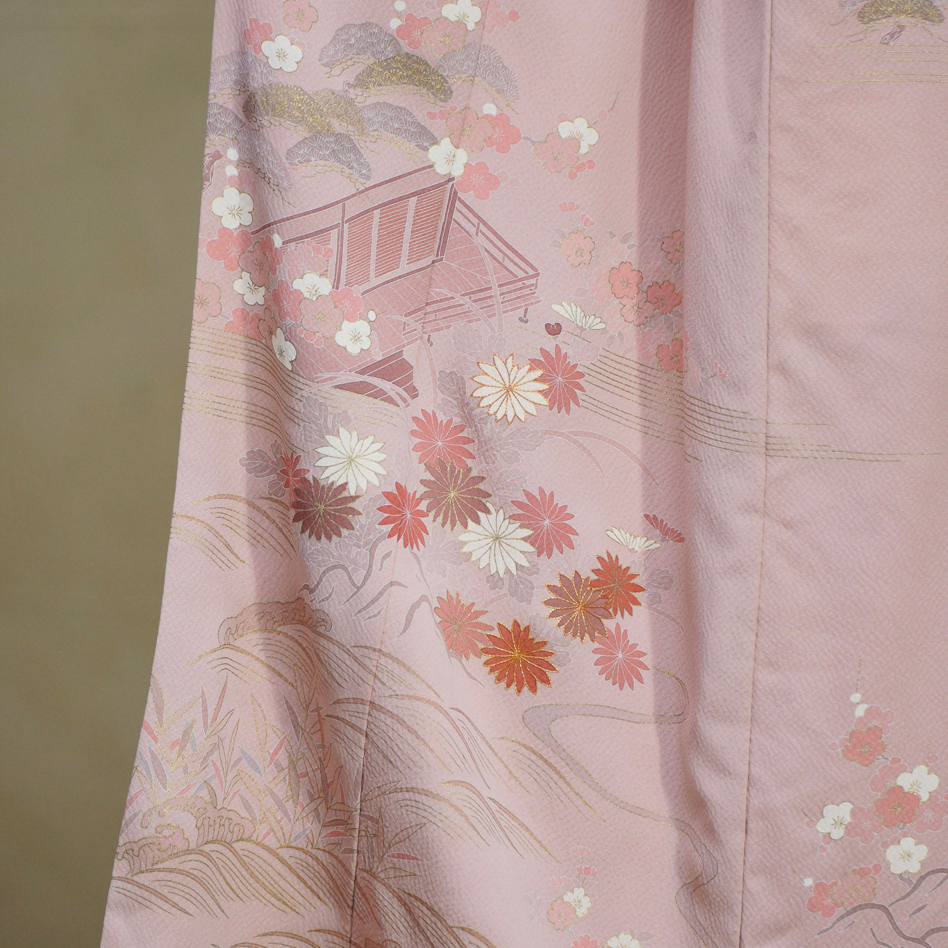 Pre-Birthday Fabric: REG0828-22 | Rosy Waves