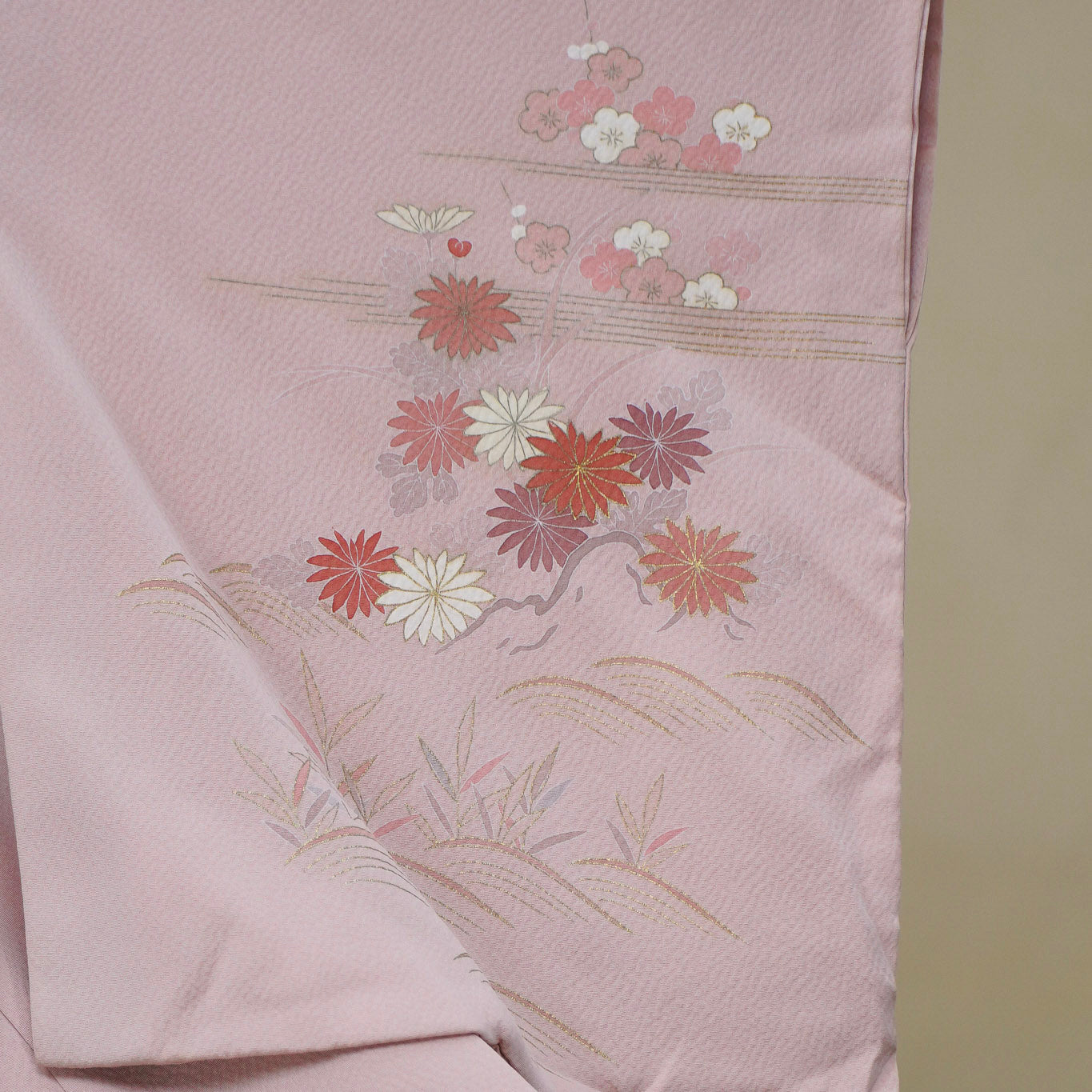 Pre-Birthday Fabric: REG0828-22 | Rosy Waves