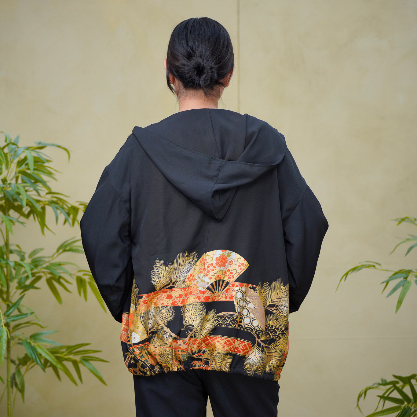 Premium On-hand: Black Hoodie | H8237Y