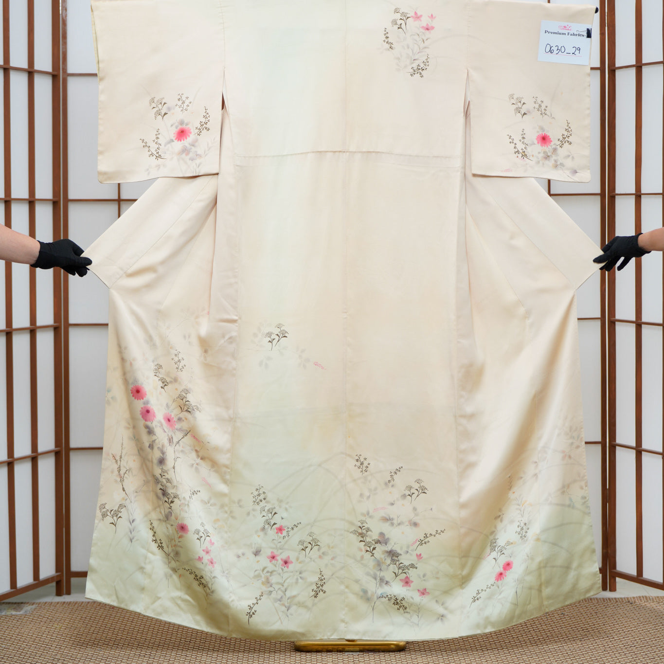 Bai Fabric: 0630_29 | Prime Flowers