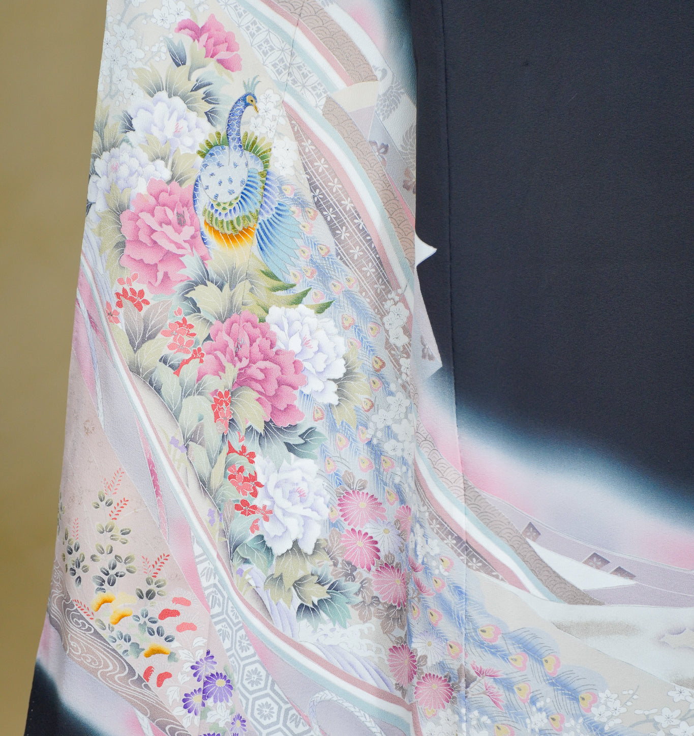 Chiku Fabric: 0801_17 | Layers of Grace