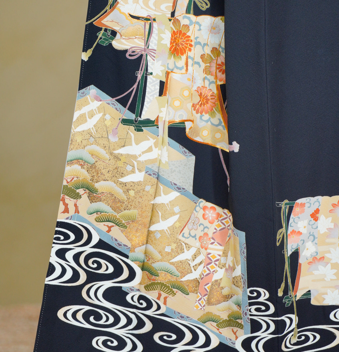 Chiku Fabric: 0801_29 | Blossoms of Majesty