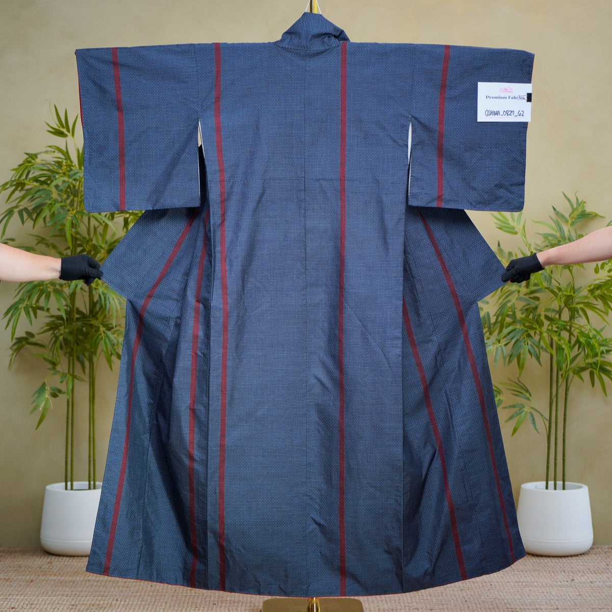 Premium Oshima Fabric: OSHIMA_0827_62 | A Thread of Red