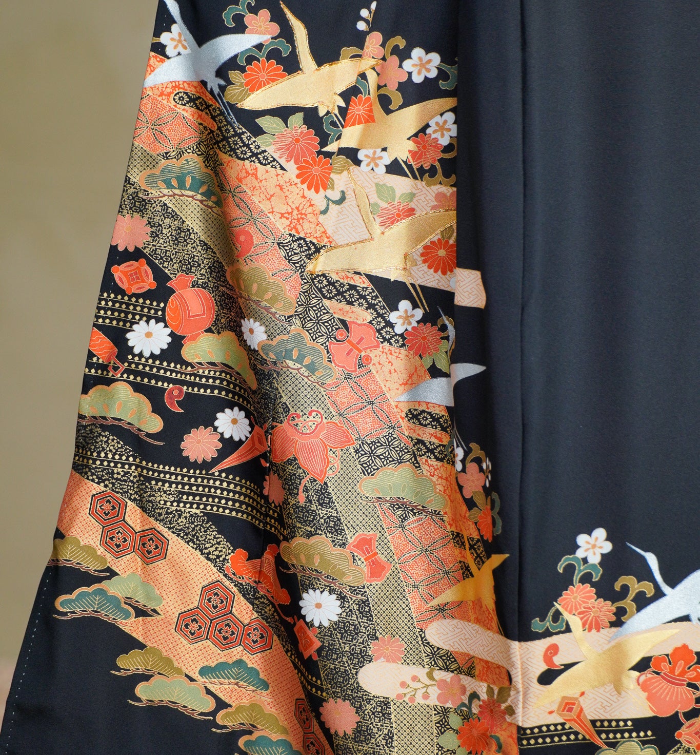 Pre-Birthday Fabric: REG0827-09 | Black Paradise