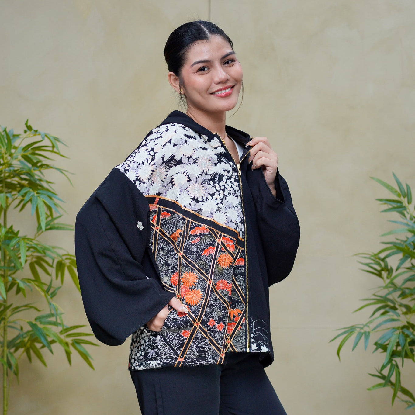 Premium On-hand: Black Hoodie With Zipper | HWZ8312Y