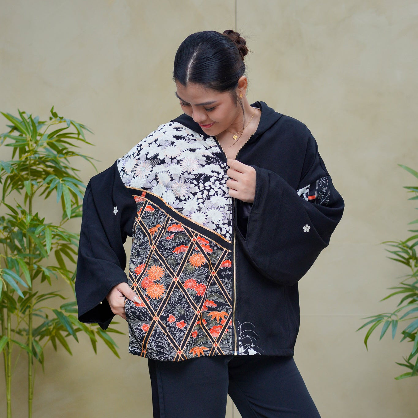 Premium On-hand: Black Hoodie With Zipper | HWZ8312Y