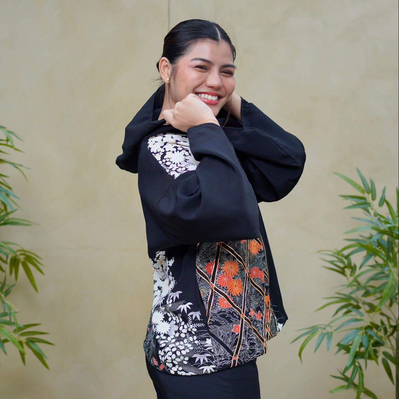 Premium On-hand: Black Hoodie With Zipper | HWZ8312Y