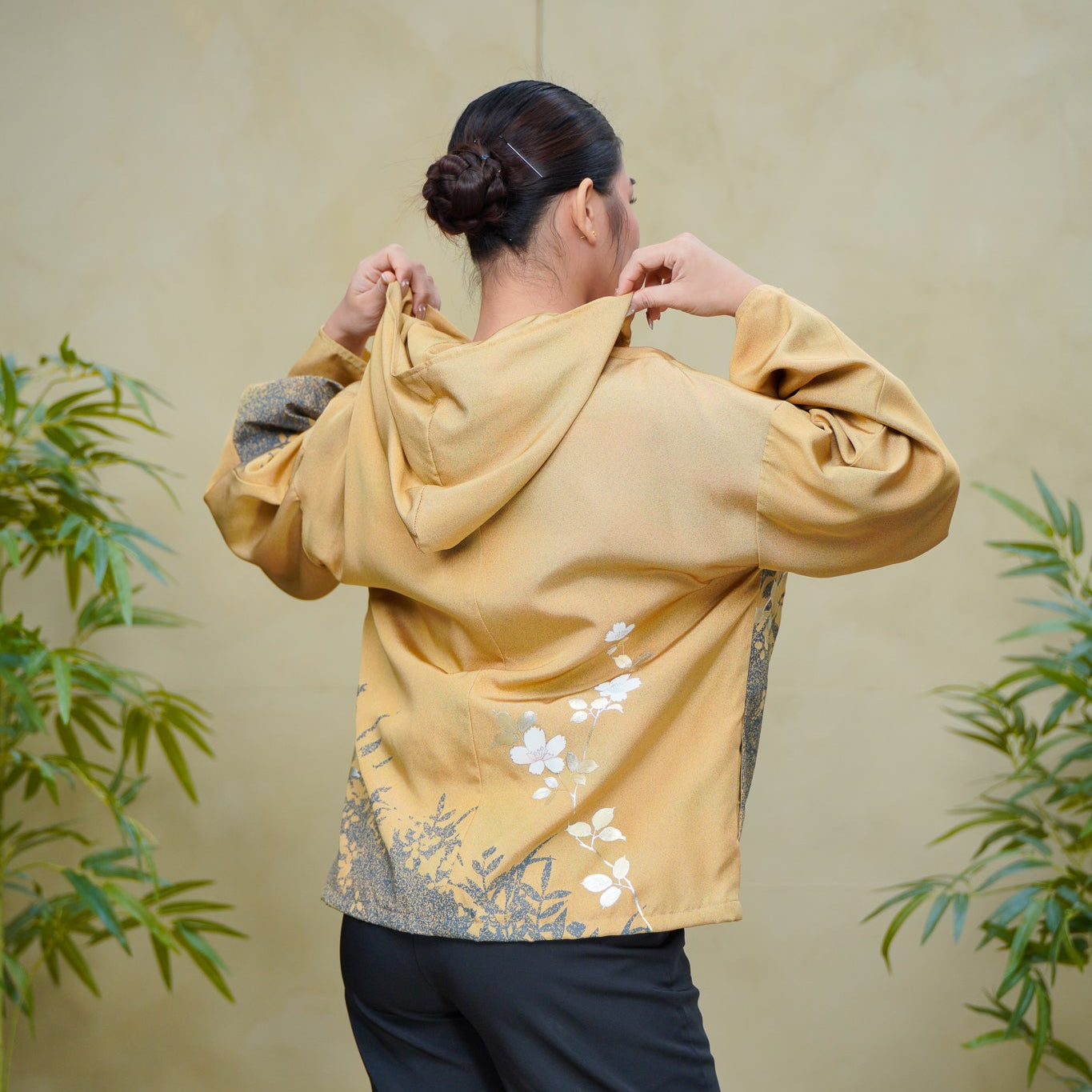On-hand: Gold Hoodie With Zipper | HWZ8212Y