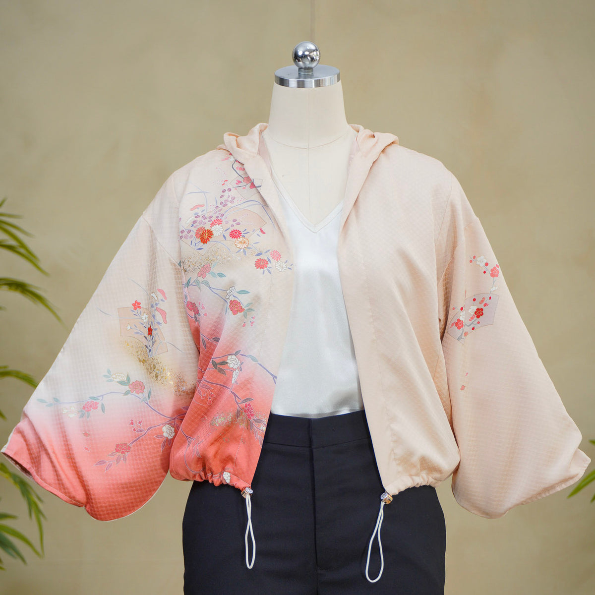 Premium On-hand item: Cream Kodomo Hoodie (Small Size) | HK8593Y