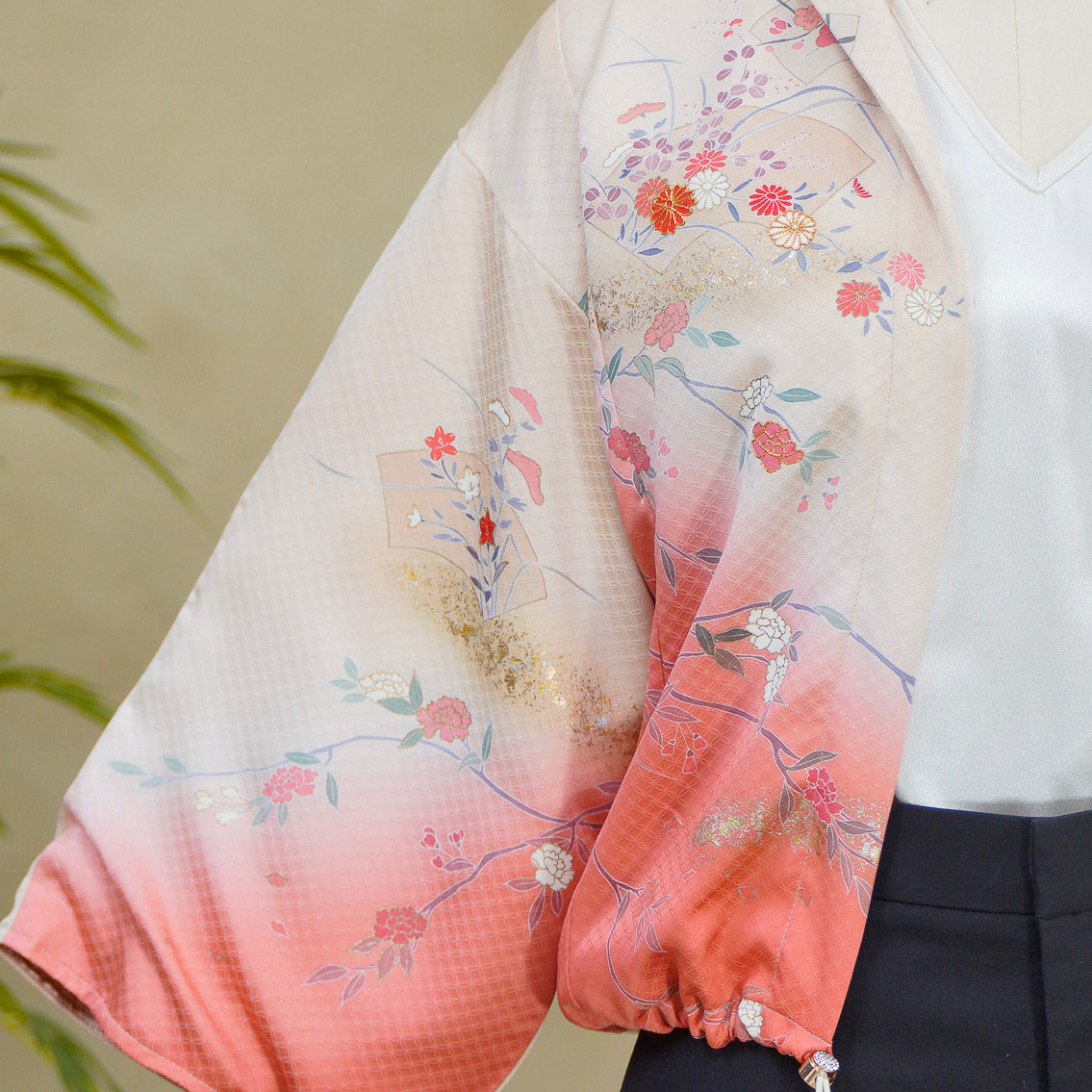 Premium On-hand item: Cream Kodomo Hoodie (Small Size) | HK8593Y