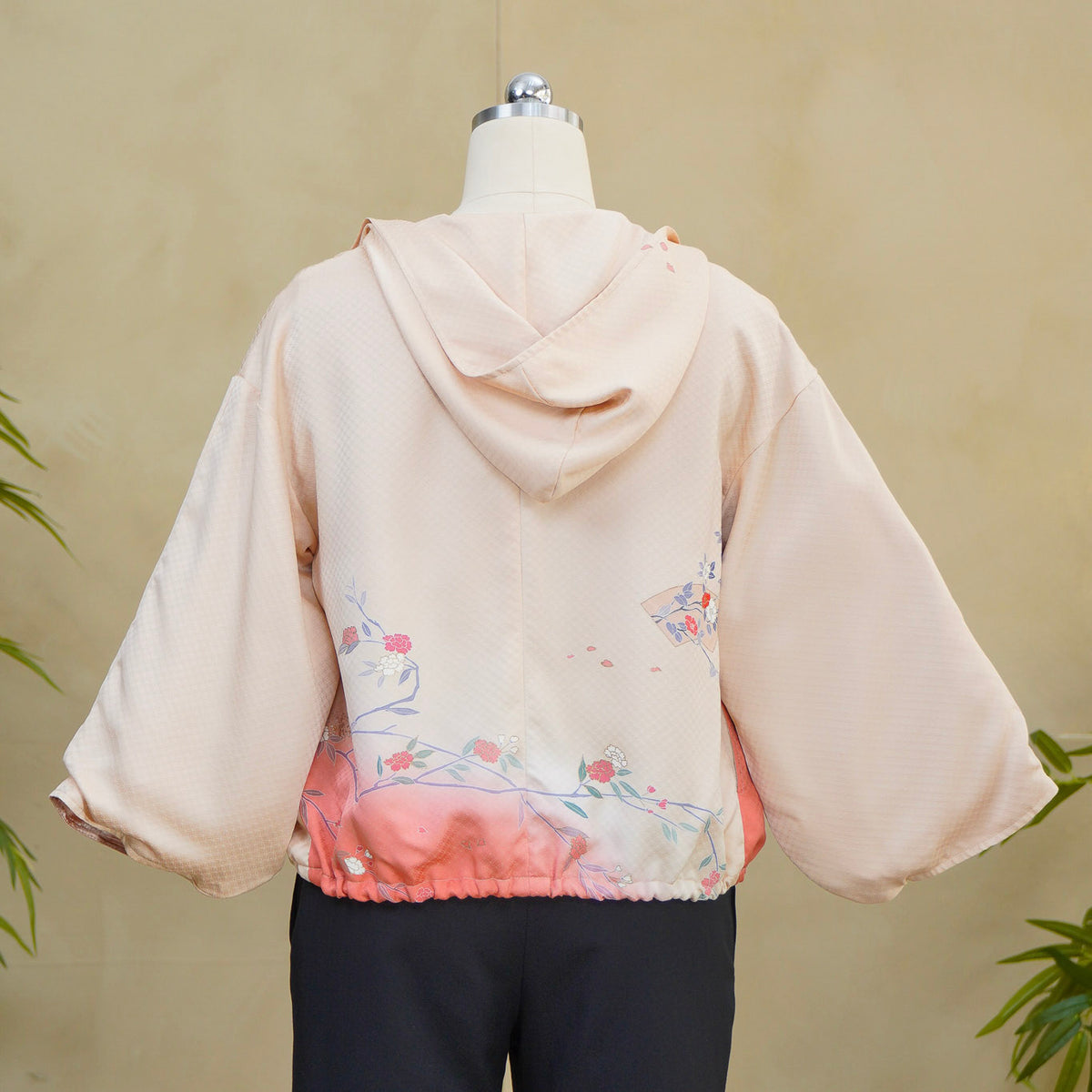 Premium On-hand item: Cream Kodomo Hoodie (Small Size) | HK8593Y