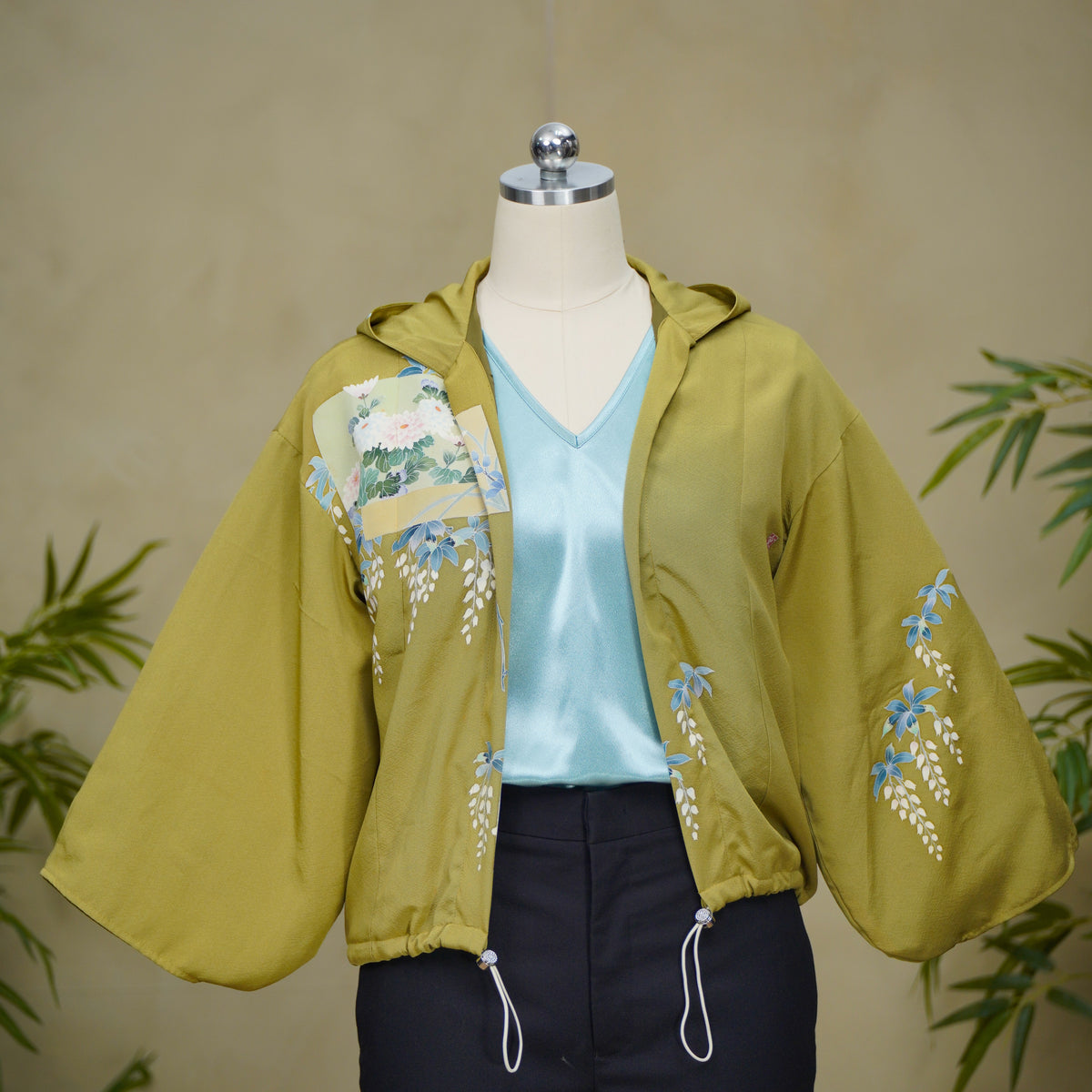 [Autumn] [With Fabric Stains] Premium On-hand item: Green Kodomo Hoodie (Small) | HK8741Y -O