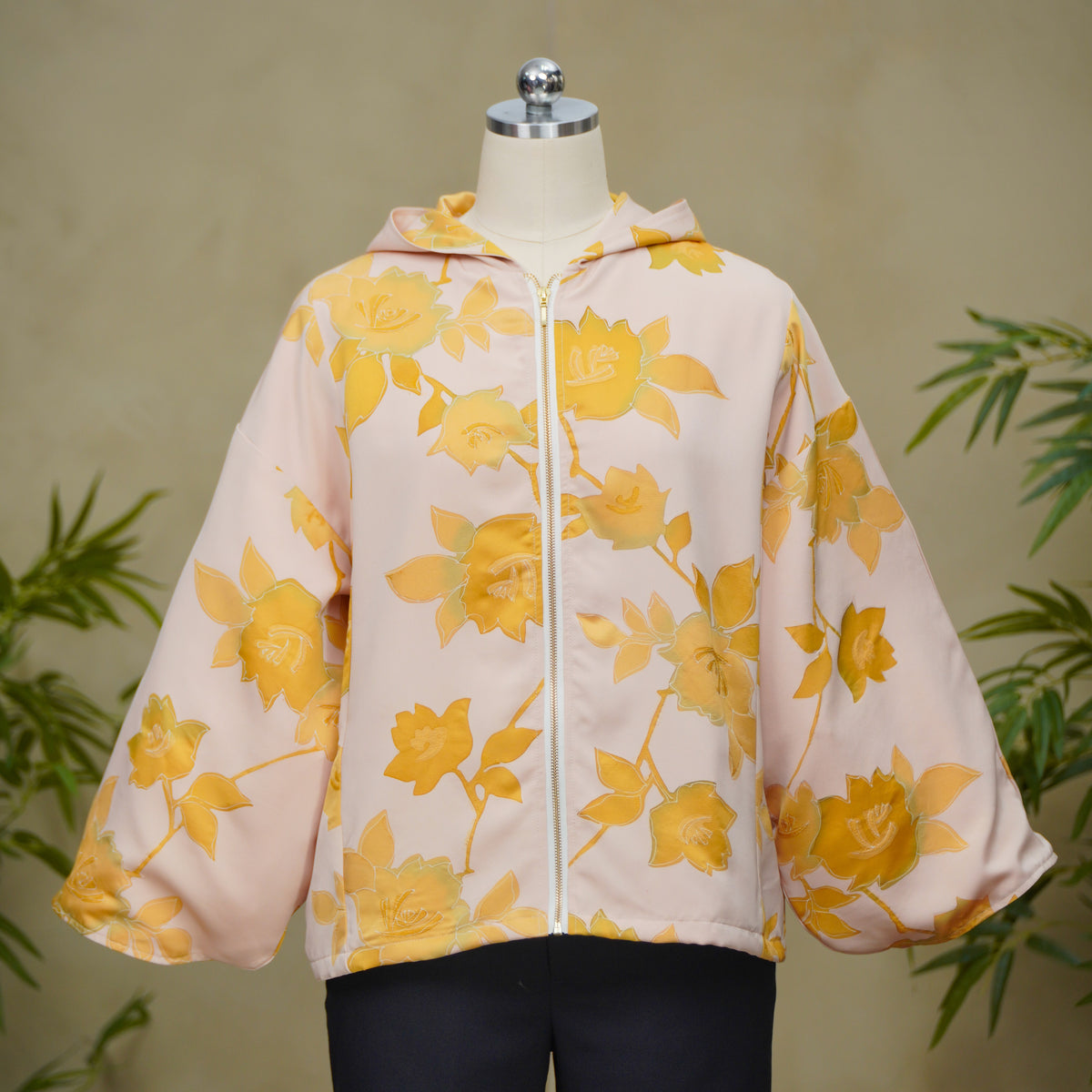 [Autumn] Premium On-hand: Cream Hoodie with Zipper (One Size) | HWZ8805Y -O