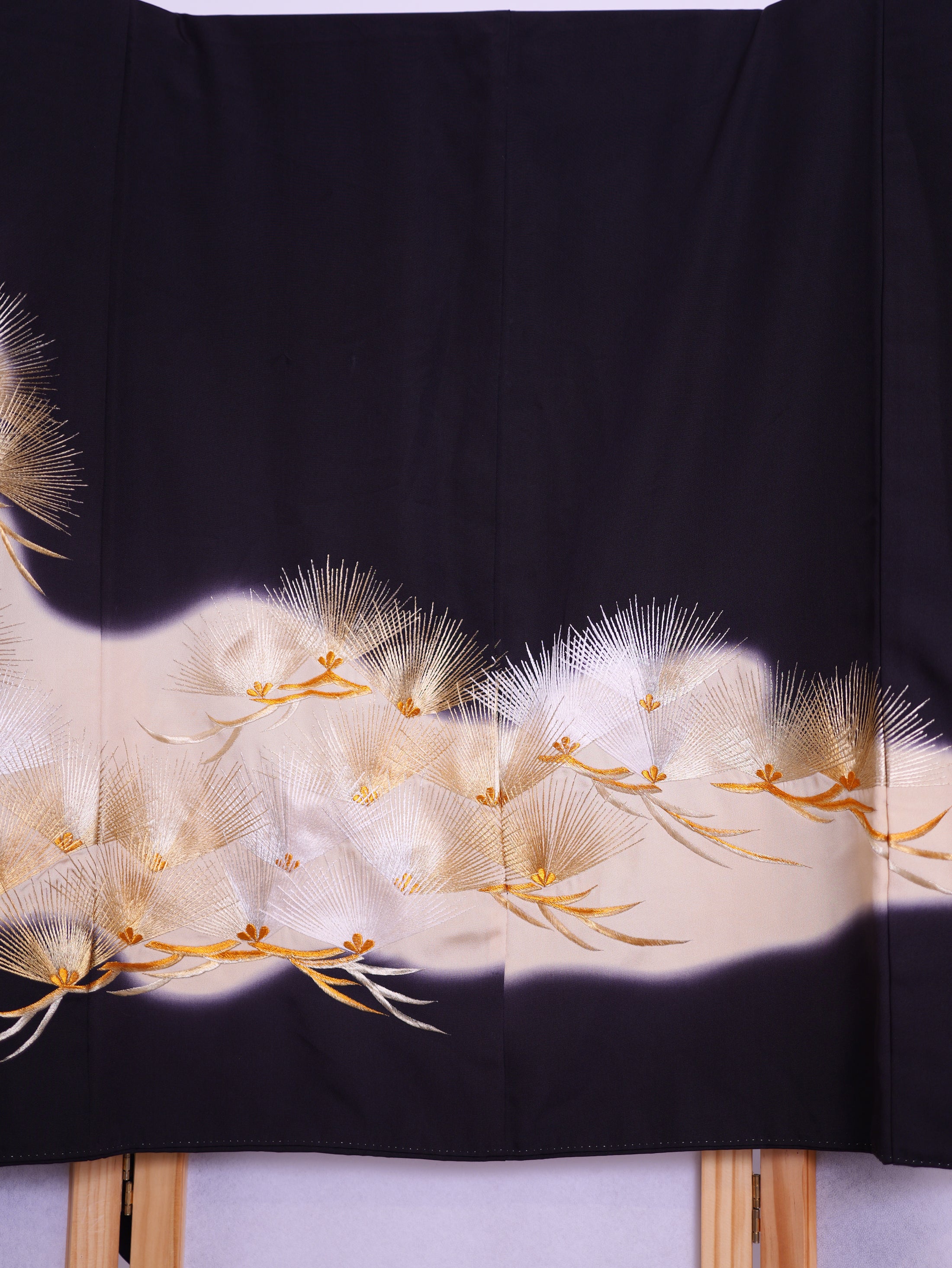 Premium Fabric: July23-03 Gold and silver special