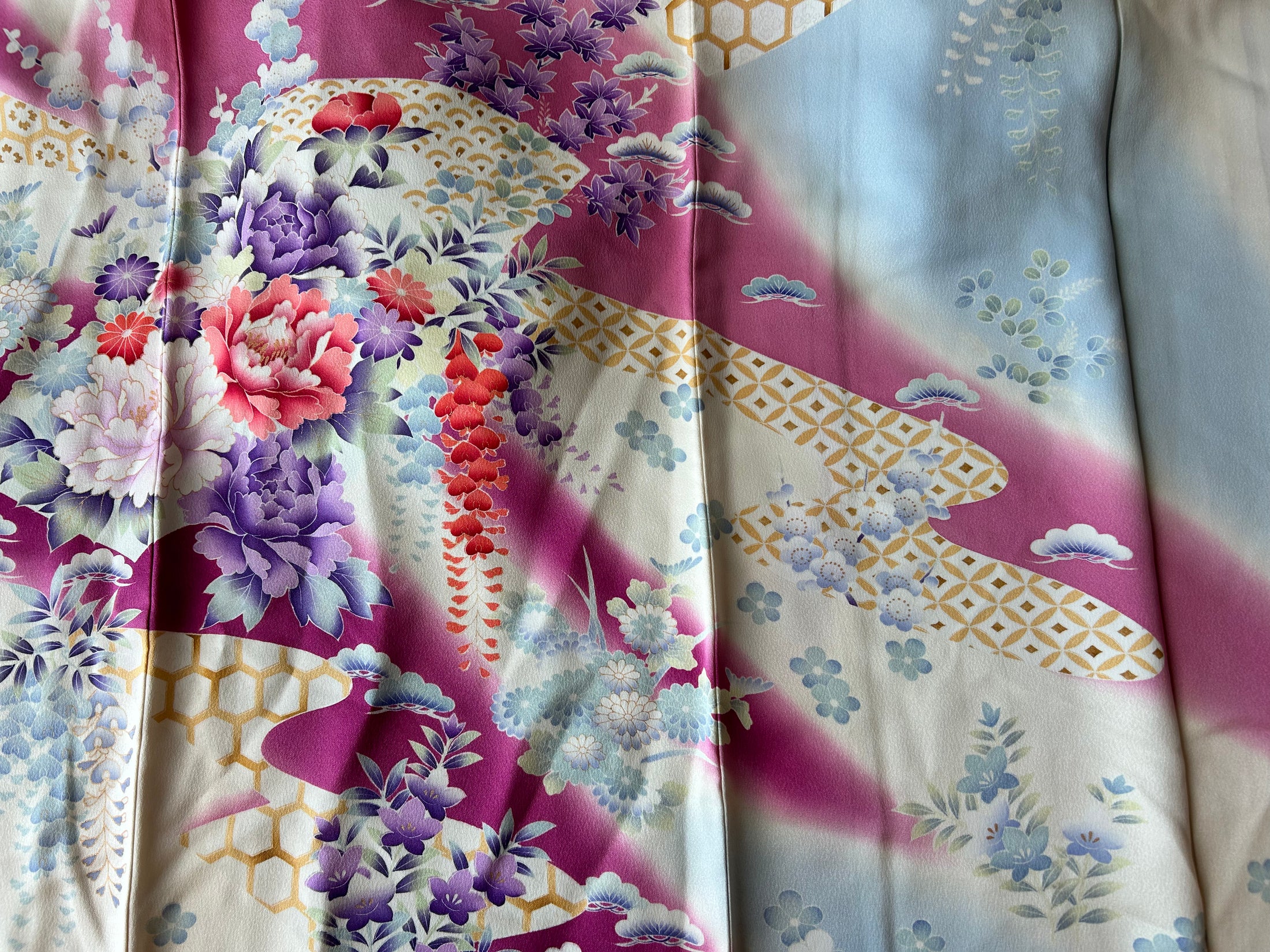 1018 LIVE: Imperial Loom (008) beautiful cream & pink combination furisode!