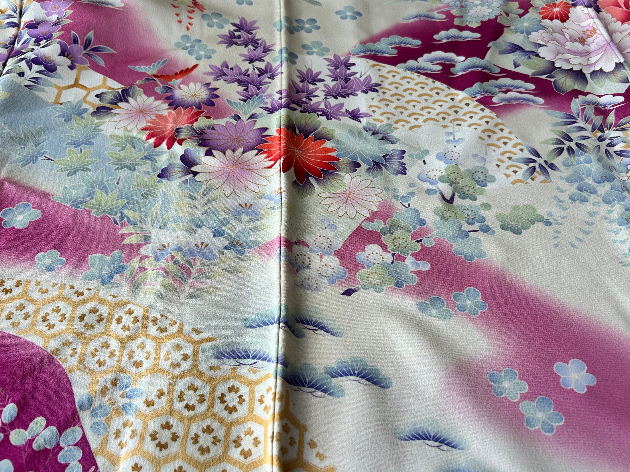 1018 LIVE: Imperial Loom (008) beautiful cream & pink combination furisode!