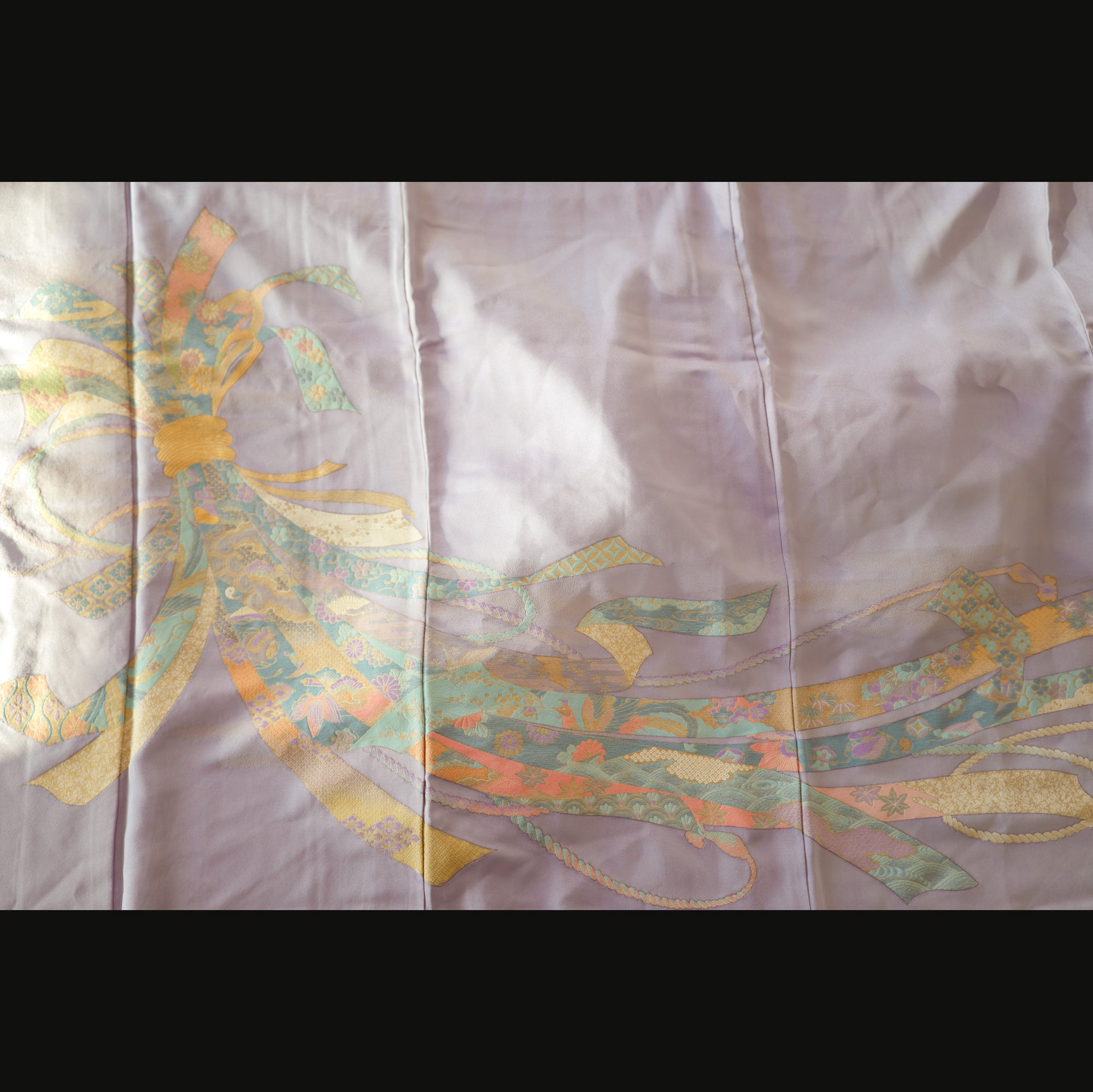 Dec 29 Live: Purple Embroidered Celebration (D29-9): the embroidery is so beautiful