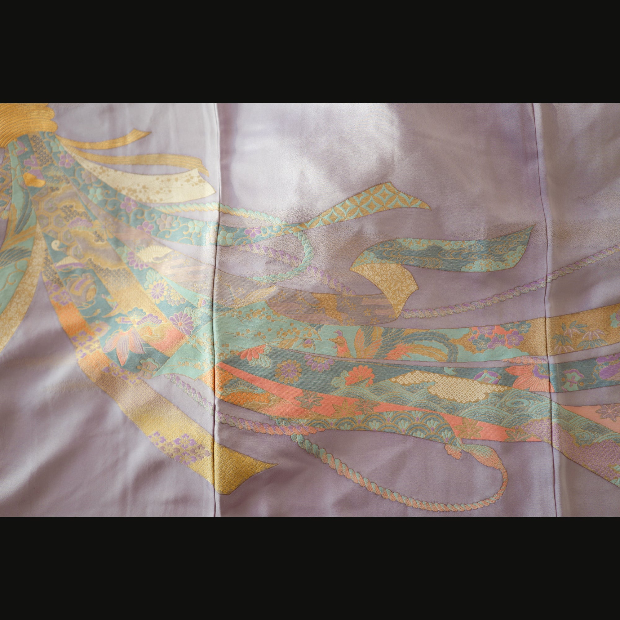 Dec 29 Live: Purple Embroidered Celebration (D29-9): the embroidery is so beautiful