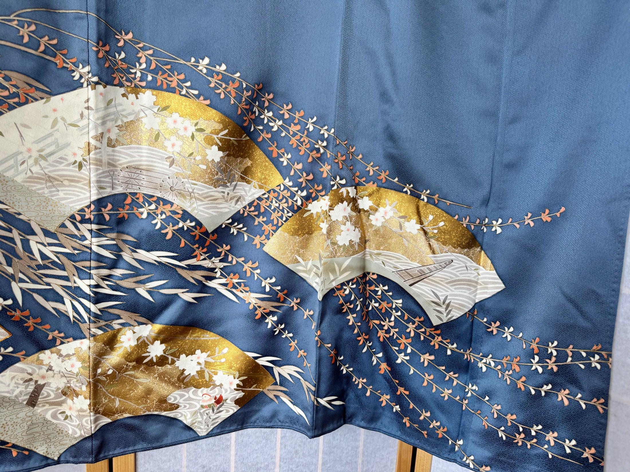 Ap7 Private Sale Fabric: AP4-07 Bluish with grains