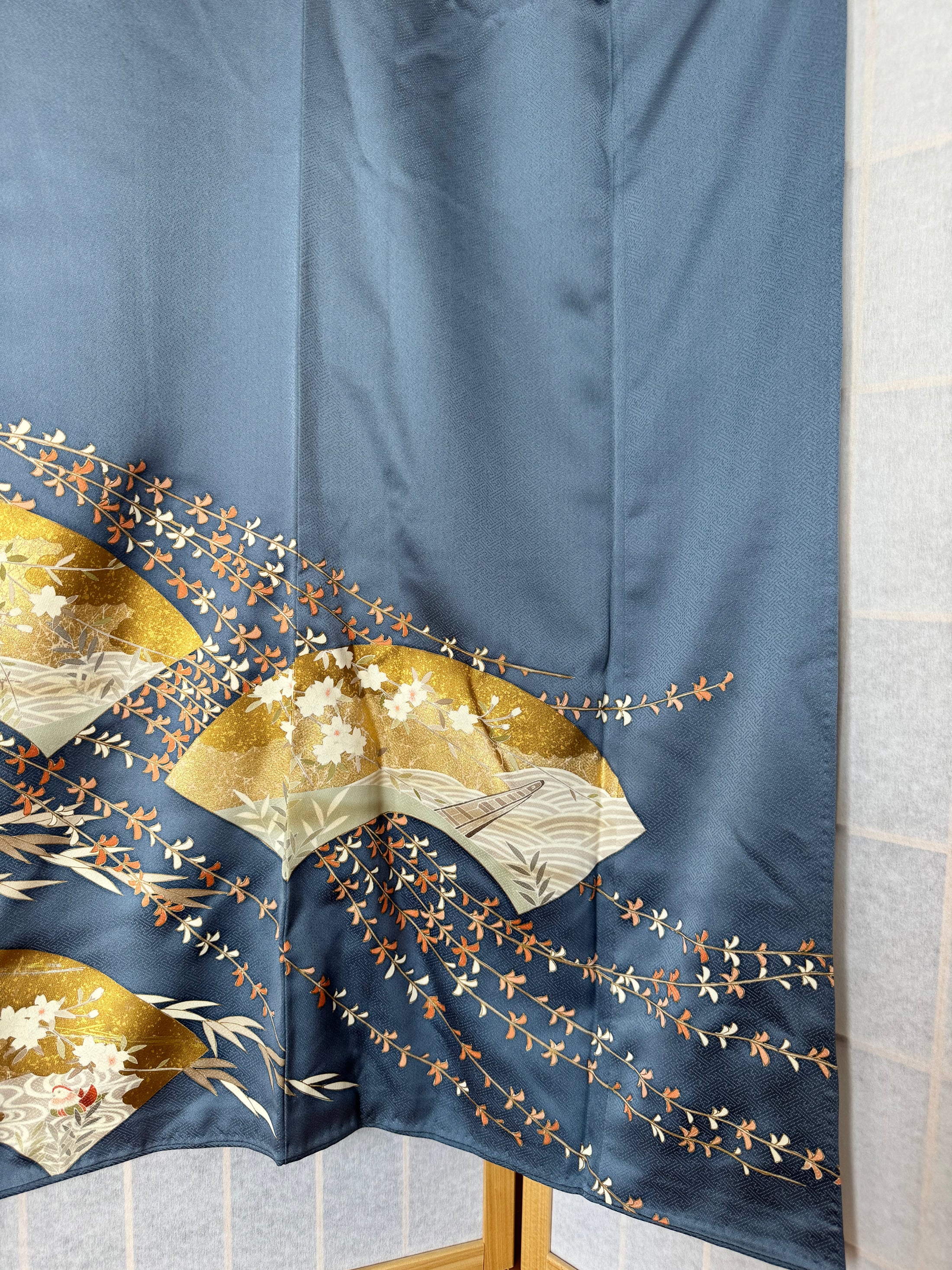 Ap7 Private Sale Fabric: AP4-07 Bluish with grains