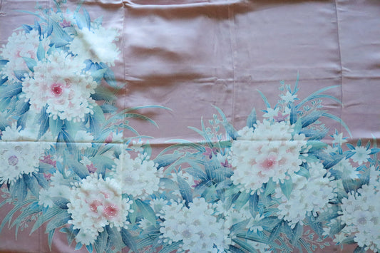 Omakase Fabric - Pink Fabric and Queen Flowers