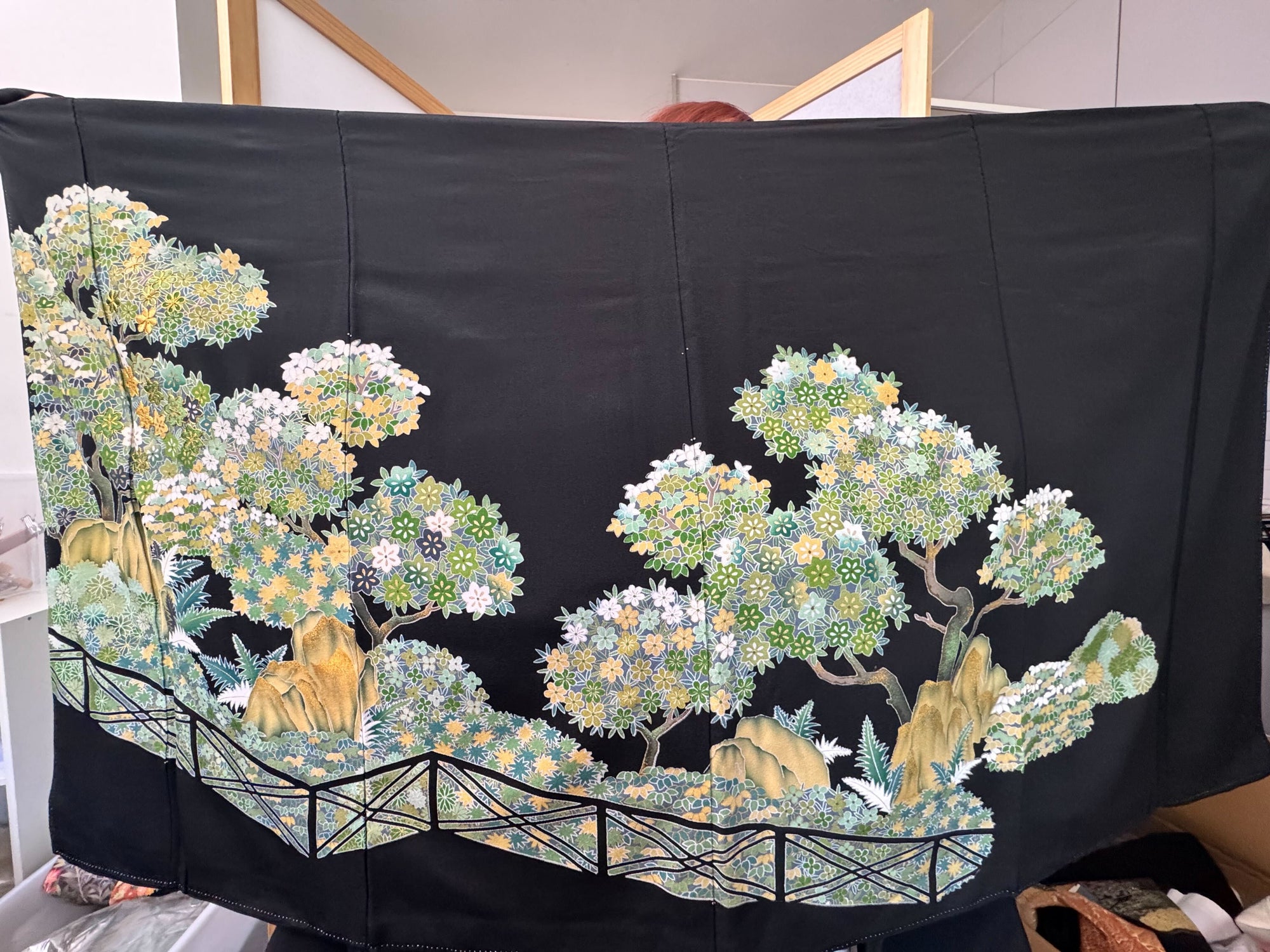 Ap17 Auction Hoian Fabric: Apr17-01 Tree  (No style/Kimono as is)