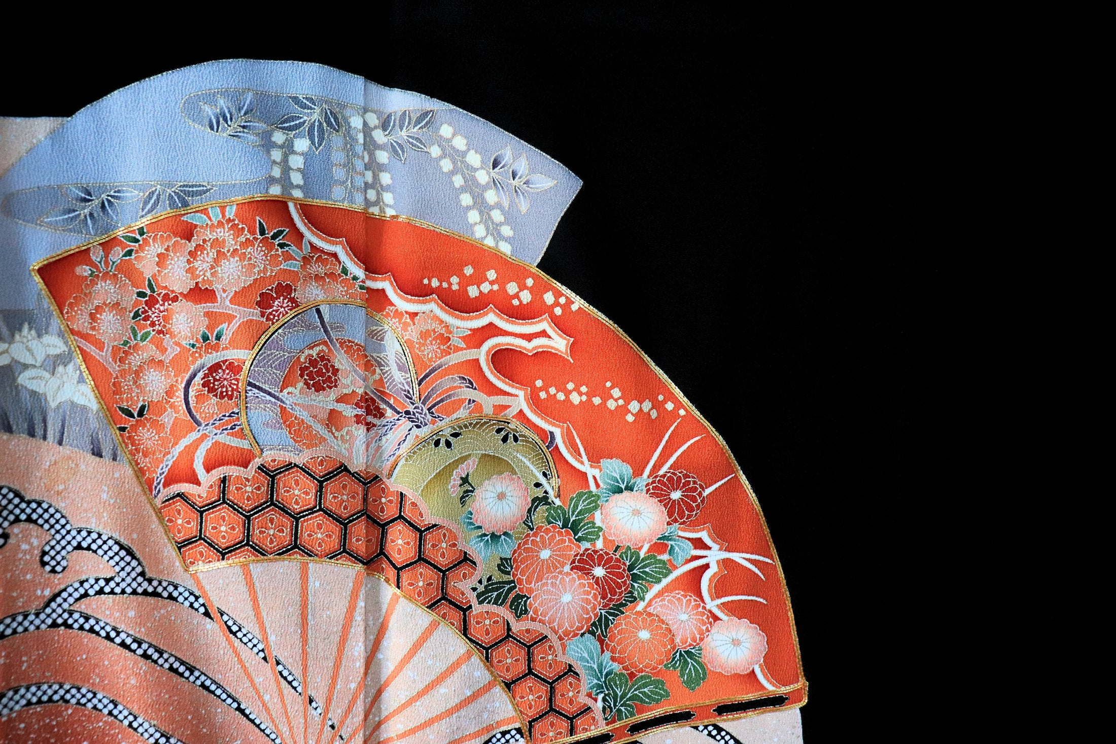 Sakura and Flowers: Scarlet Hand Fan | Premium 114