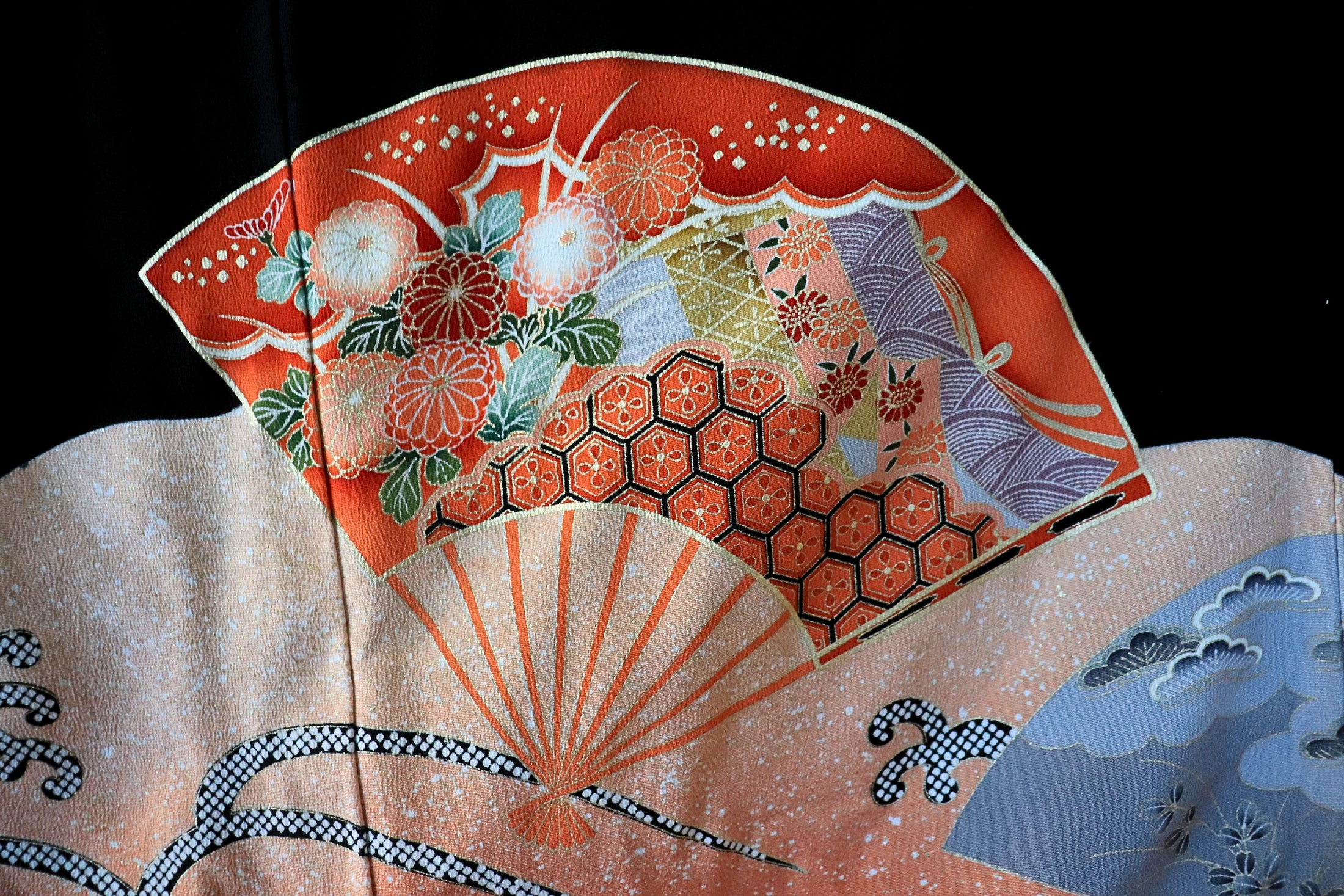 Sakura and Flowers: Scarlet Hand Fan | Premium 114