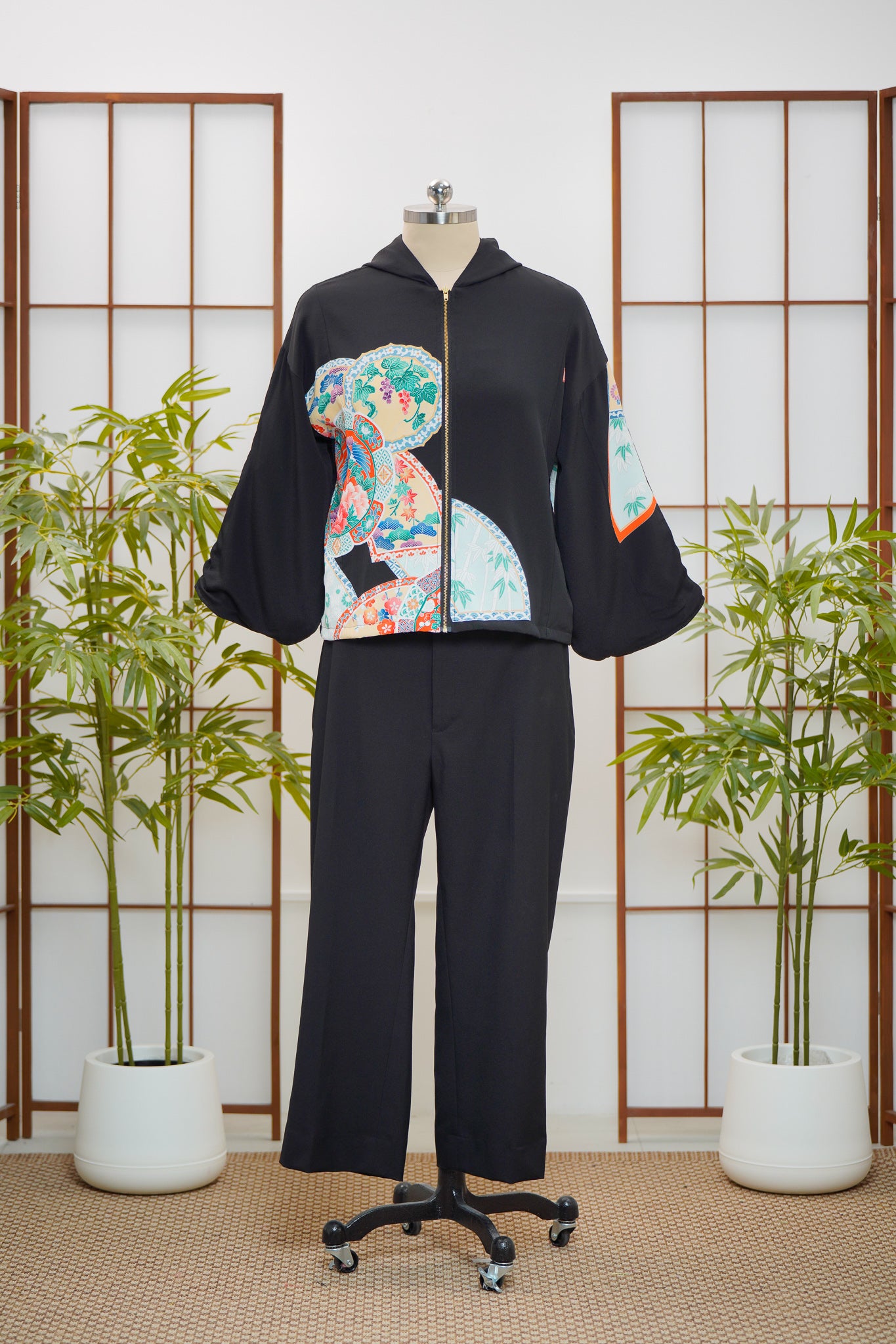 WC 32 campaign PREMIUM BONUS (colorful): Black Hoodie With Zipper | HWZ7930Y