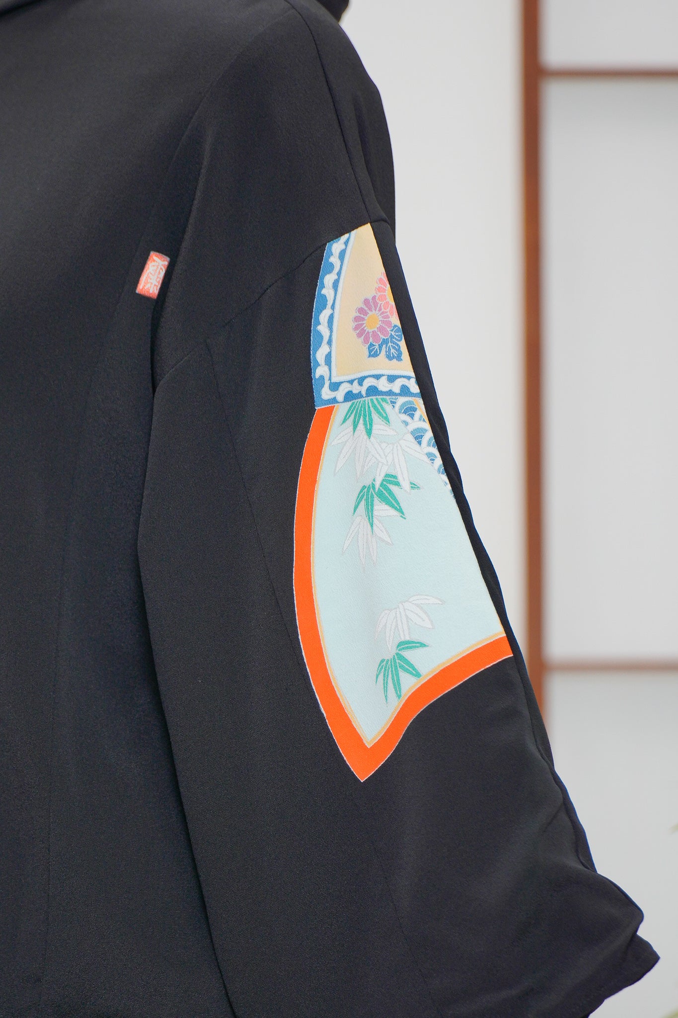 WC 32 campaign PREMIUM BONUS (colorful): Black Hoodie With Zipper | HWZ7930Y
