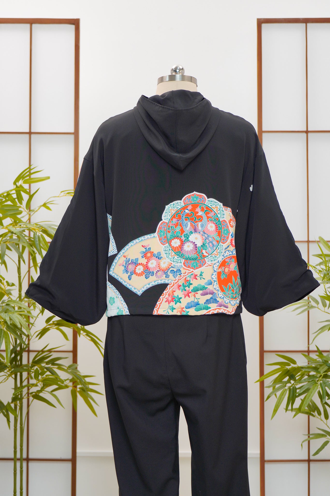 WC 32 campaign PREMIUM BONUS (colorful): Black Hoodie With Zipper | HWZ7930Y