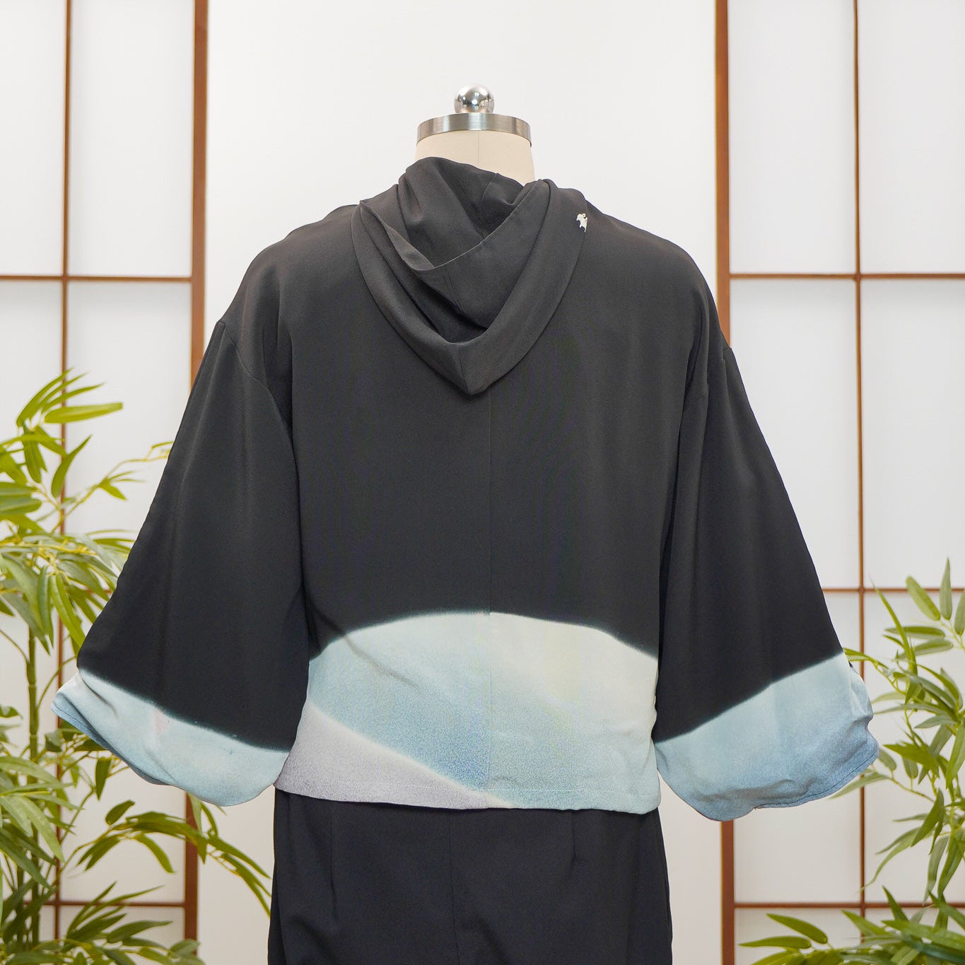 WC 32 campaign: Black Hoodie With Zipper | HWZ7906Y