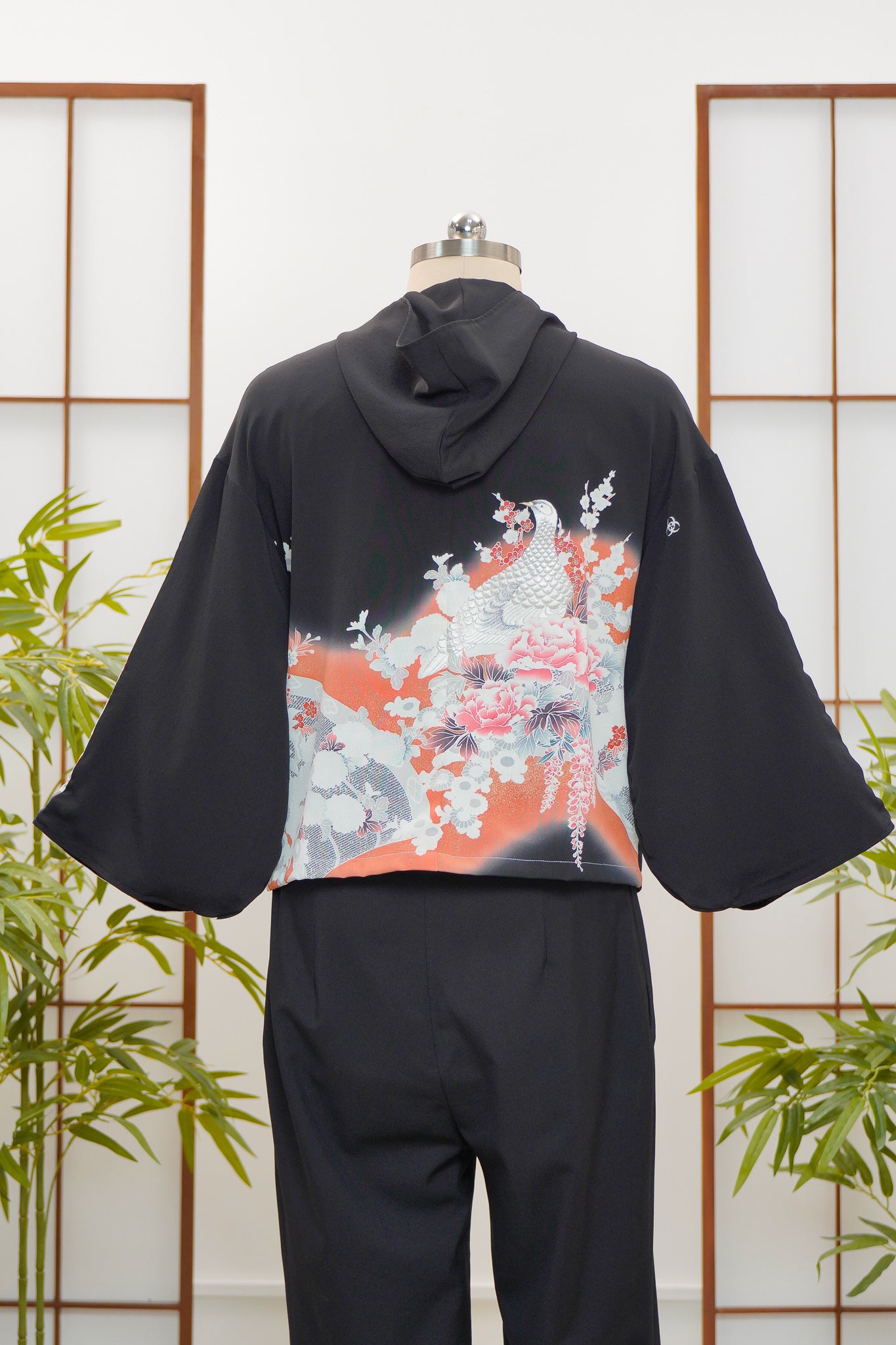 WC 32 campaign PREMIUM BONUS: Black Hoodie With Zipper | HWZ7893Y