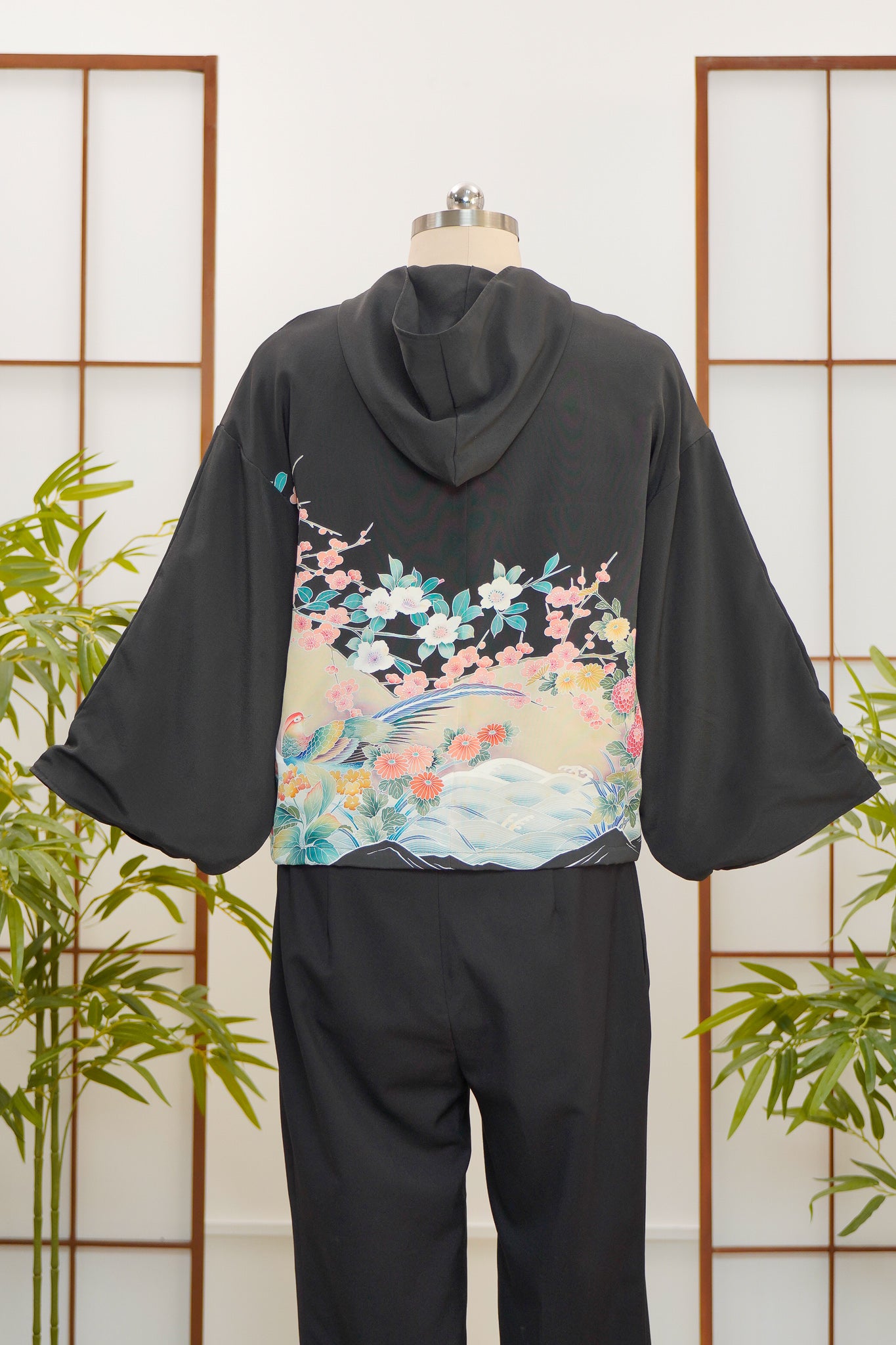 WC 32 campaign: Black Hoodie With Zipper | HWZ7819Y
