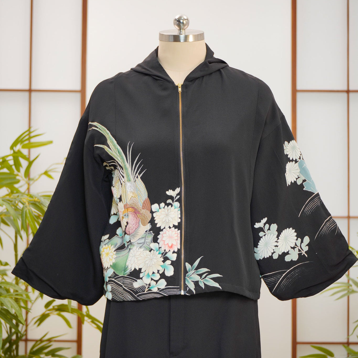 WC 32 campaign: Black Hoodie With Zipper | HWZ7889Y