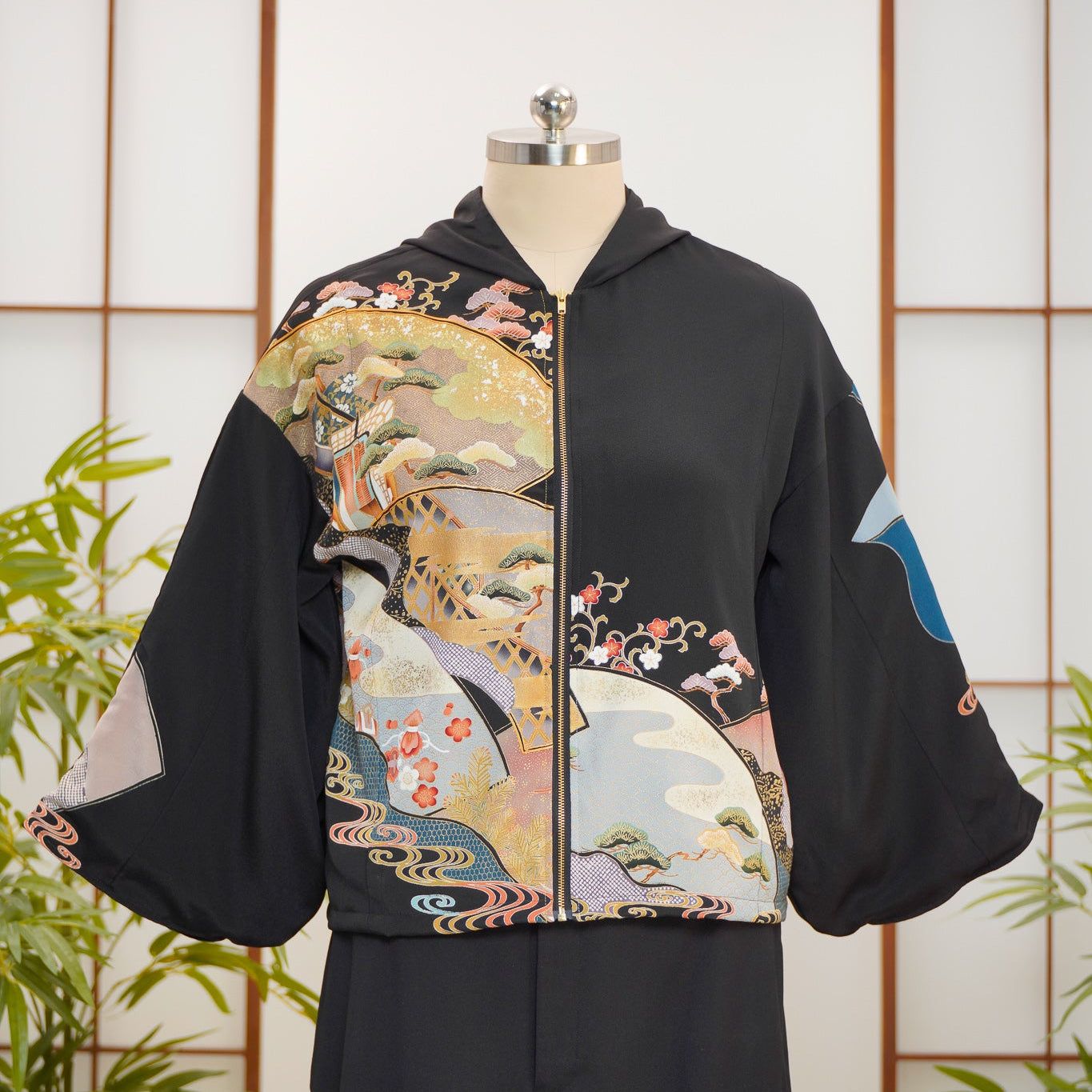 WC 32 campaign PREMIUM (gold element): Black Hoodie With Zipper | HWZ7903Y