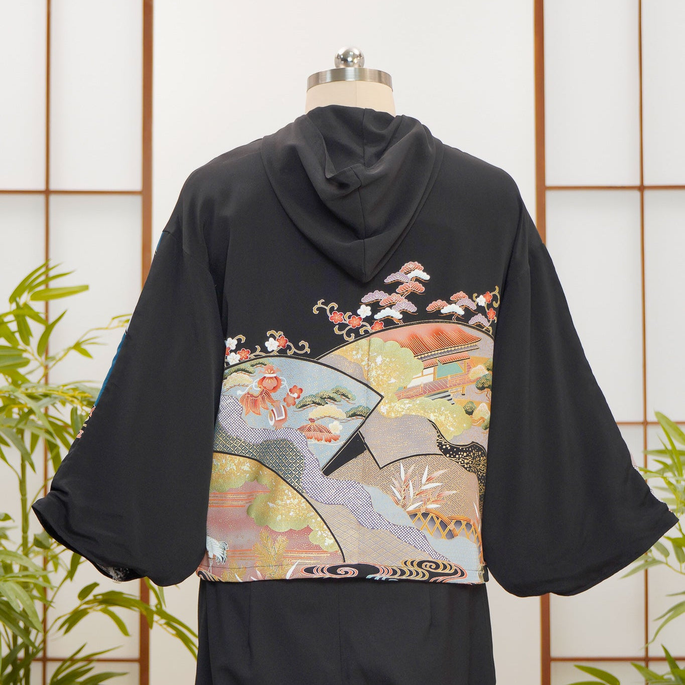WC 32 campaign PREMIUM (gold element): Black Hoodie With Zipper | HWZ7903Y