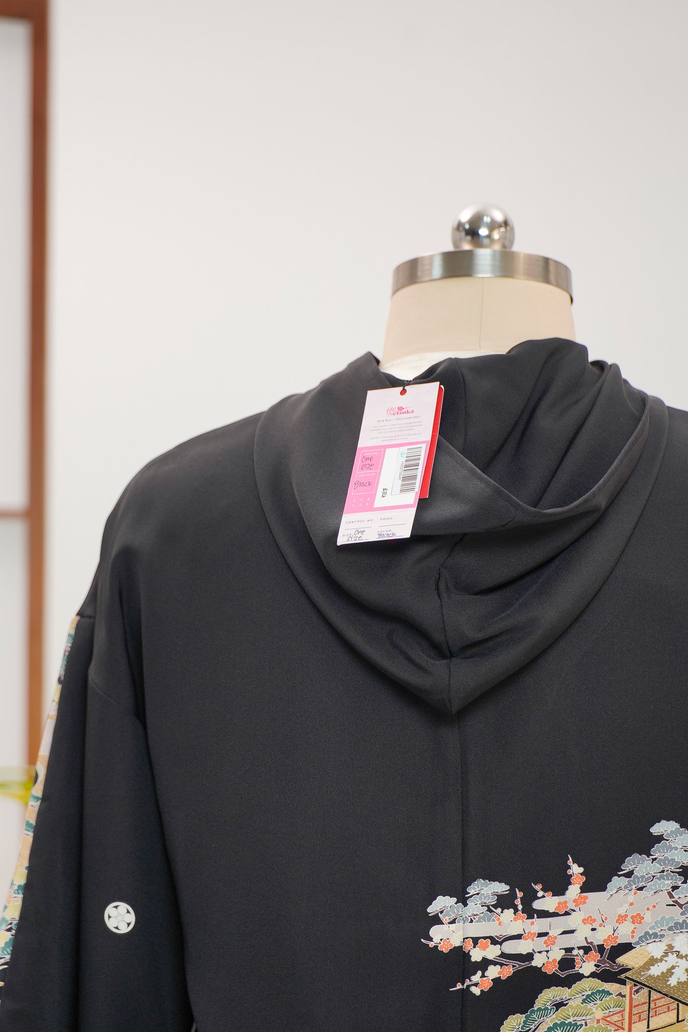 WC32 campaign: Black Hoodie With Zipper | HWZ7904