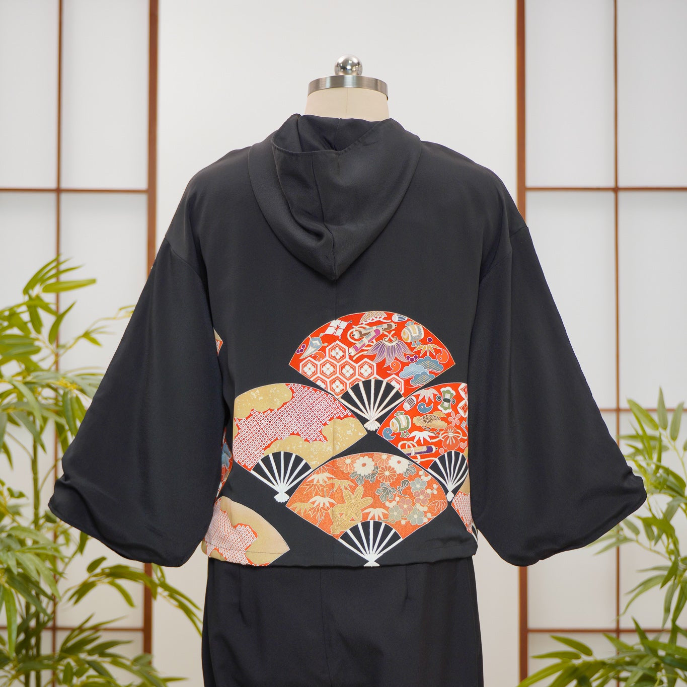 WC 32 campaign: Black Hoodie With Zipper | HWZ7896Y
