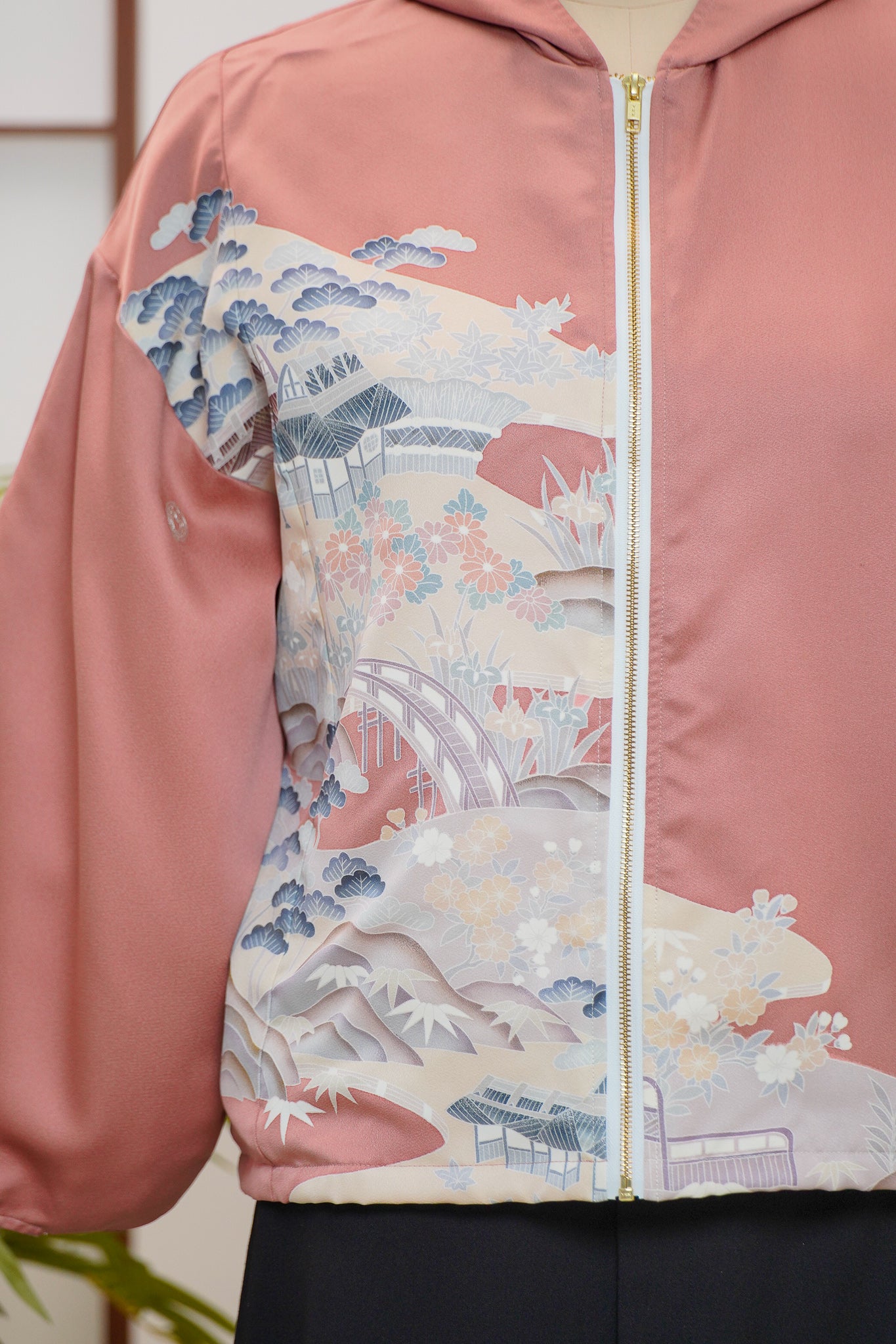 WC 32 campaign: Pink Hoodie With Zipper | HWZ7964Y