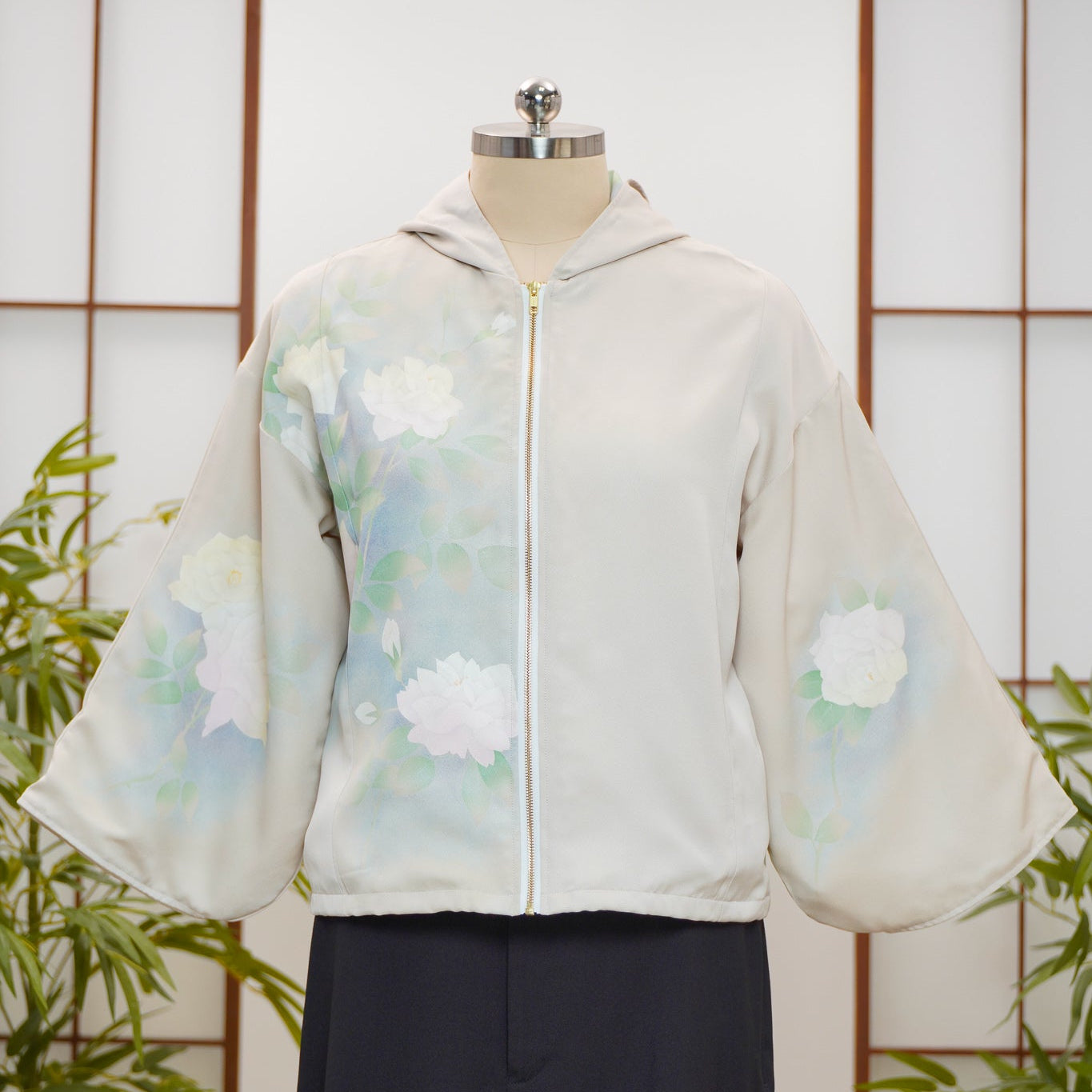 WC 32 campaign: Cream Hoodie With Zipper | HWZ7932Y