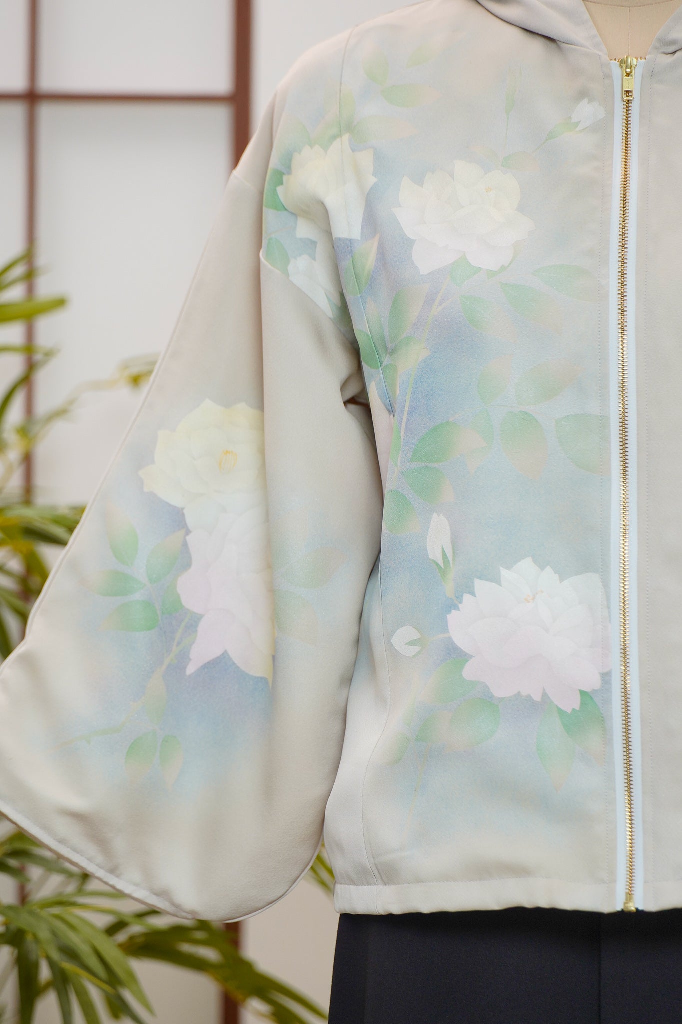 WC 32 campaign: Cream Hoodie With Zipper | HWZ7932Y