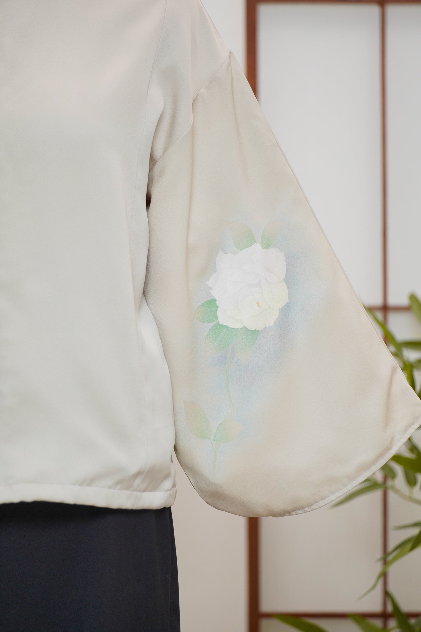 WC 32 campaign: Cream Hoodie With Zipper | HWZ7932Y